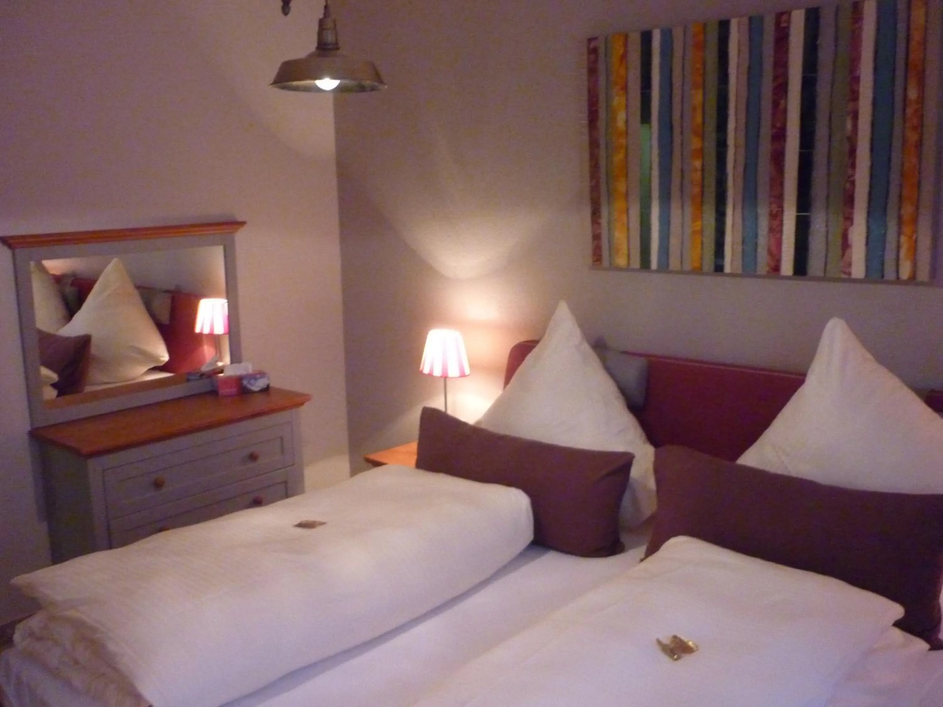 Bedroom, Bed in zu Jeddelohs Lodge Hotel