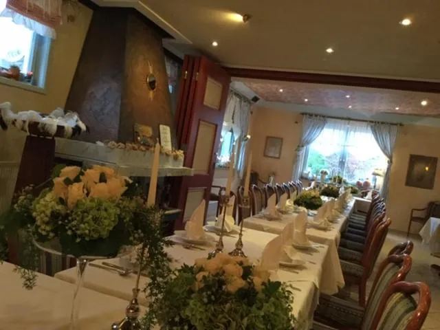 Restaurant/places to eat in zu Jeddelohs Lodge Hotel