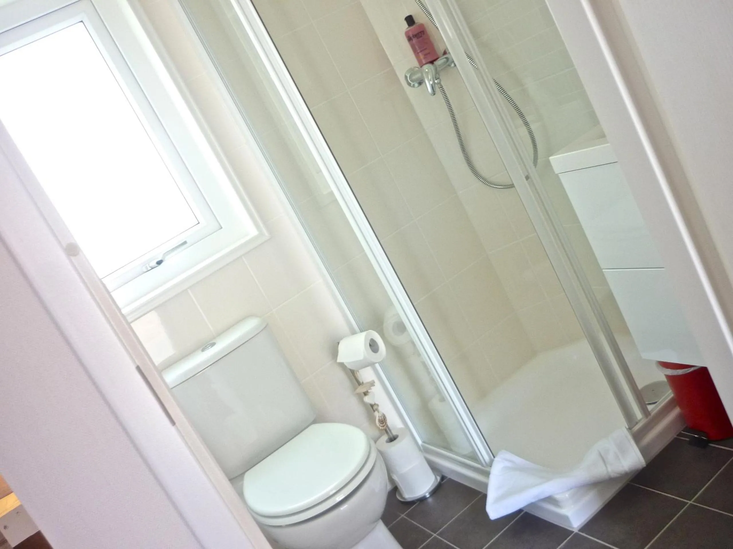 Bathroom in zu Jeddelohs Lodge Hotel