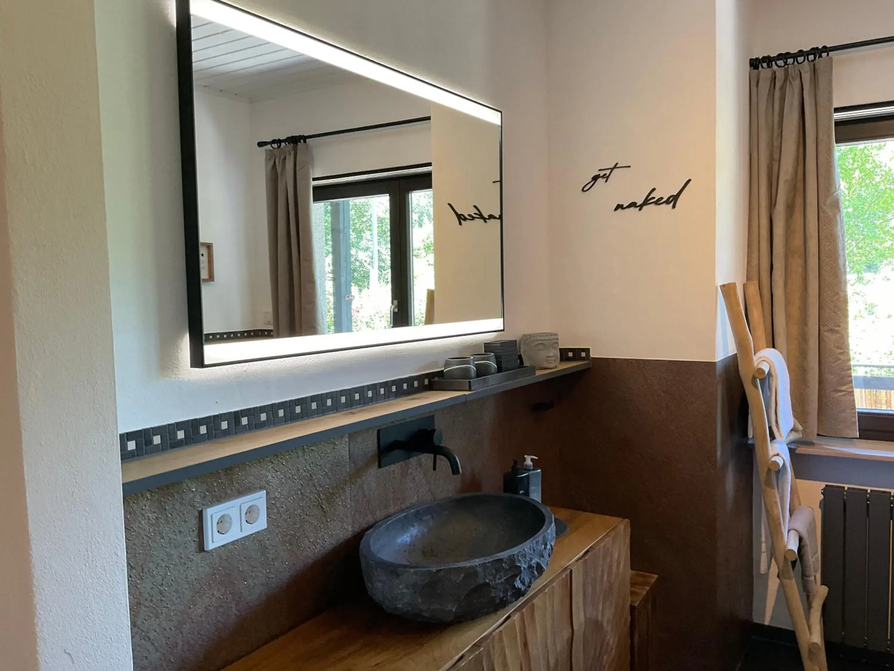 Deluxe Double Room with Balcony - single occupancy in zu Jeddelohs Lodge Hotel Deluxe Double Room with Balcony - single occupancy in zu Jeddelohs Lodge Hotel