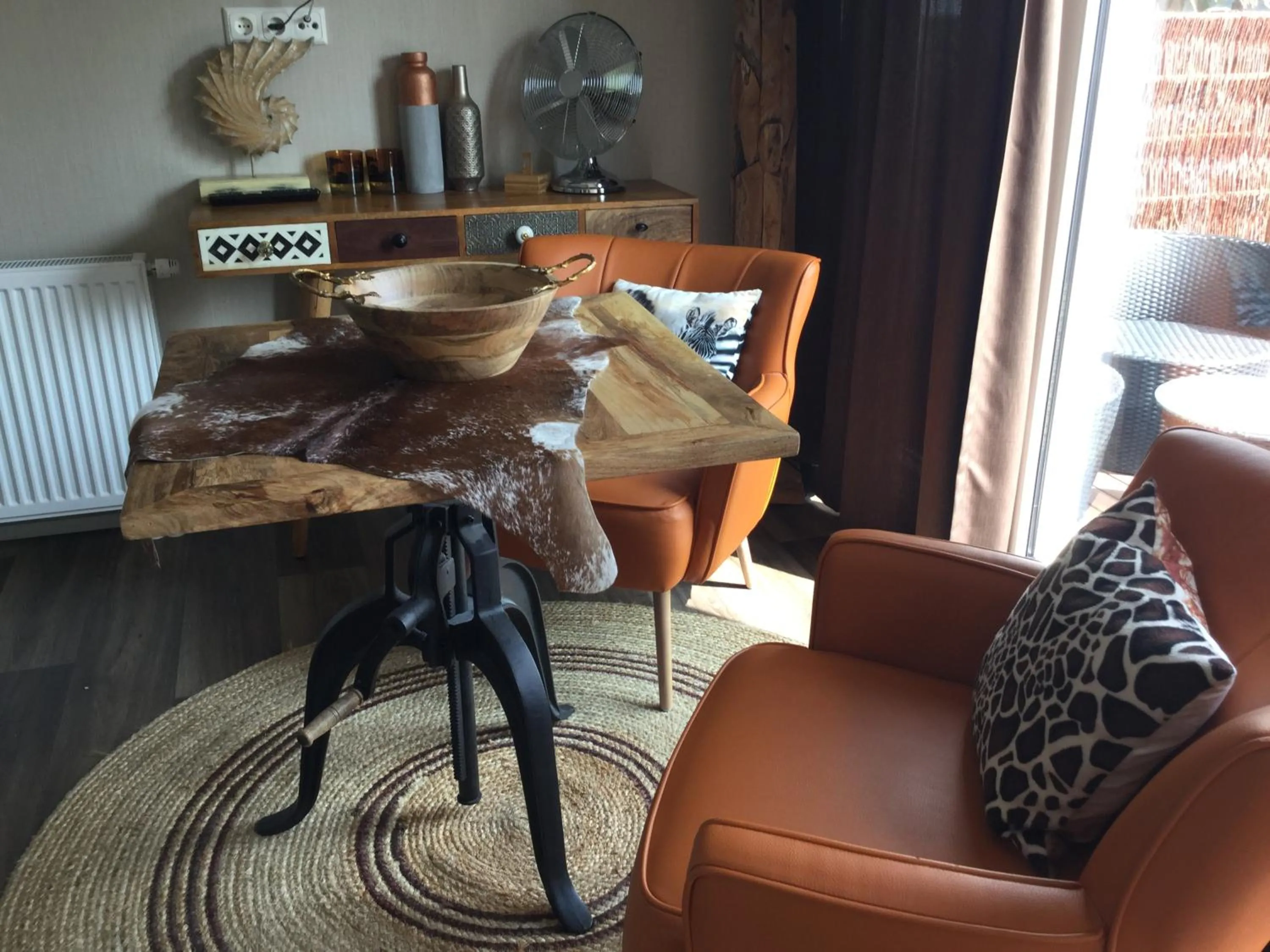 Seating area in zu Jeddelohs Lodge Hotel