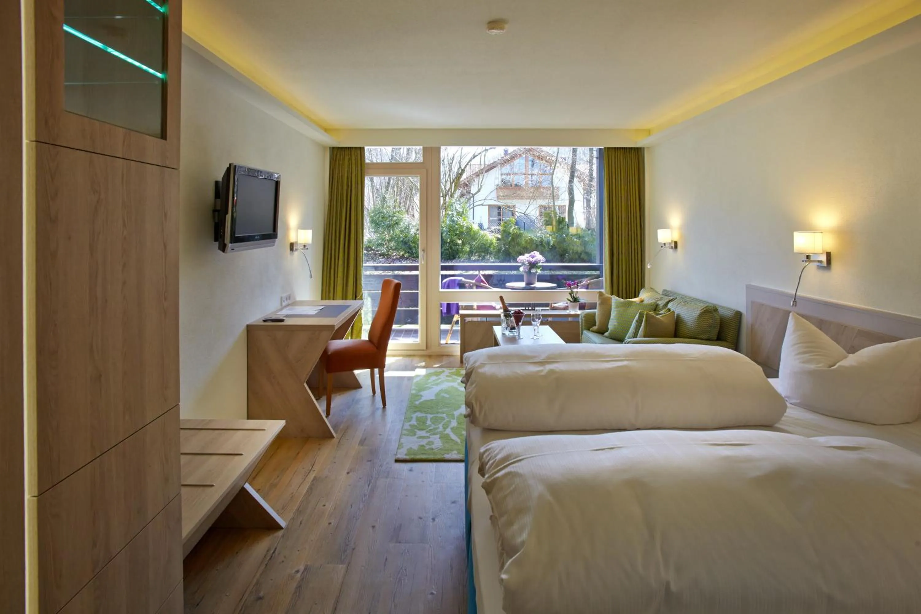 Photo of the whole room, Bed in Hotel Schloss Berg