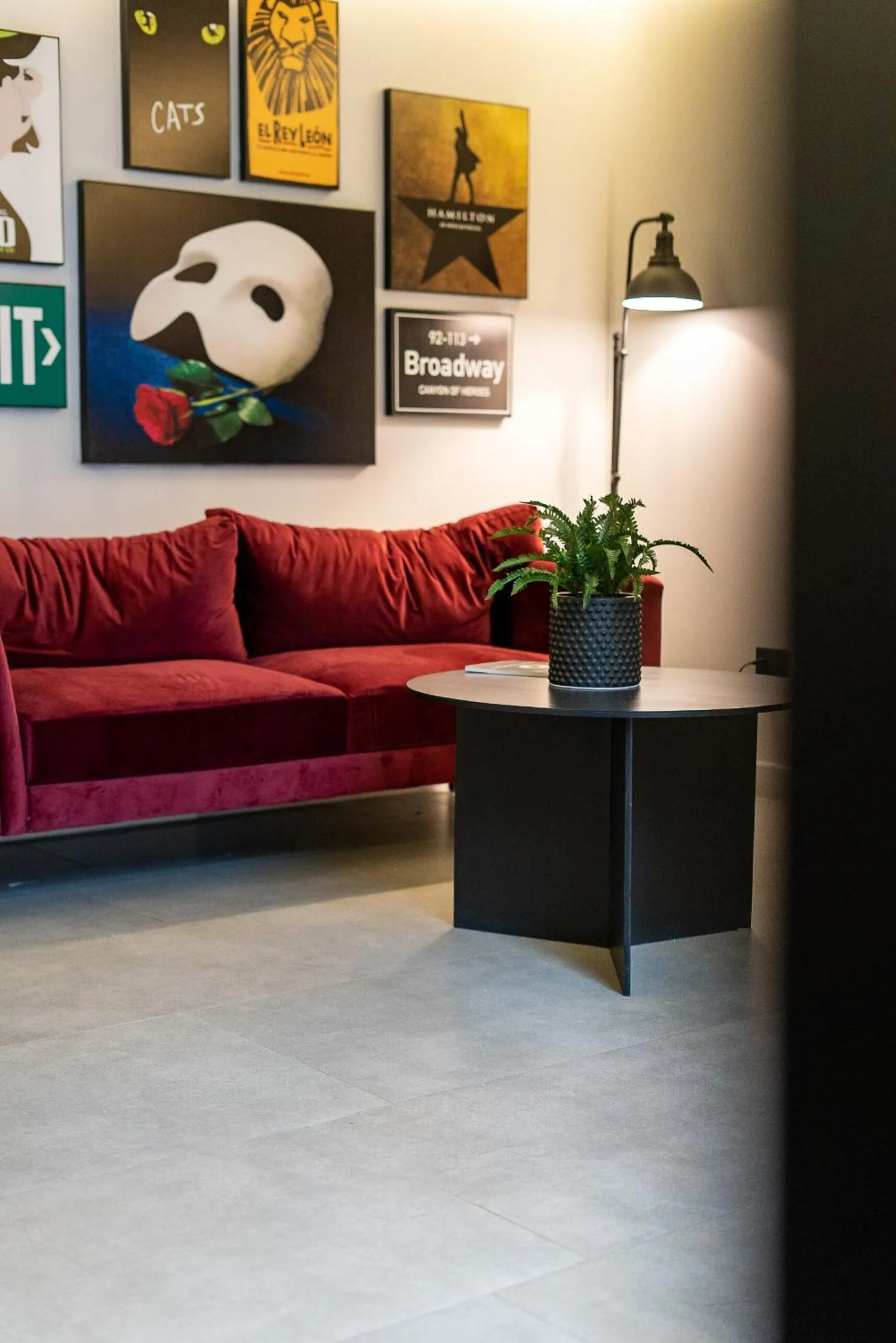 Property building in FULTON Business Luxury HOTEL