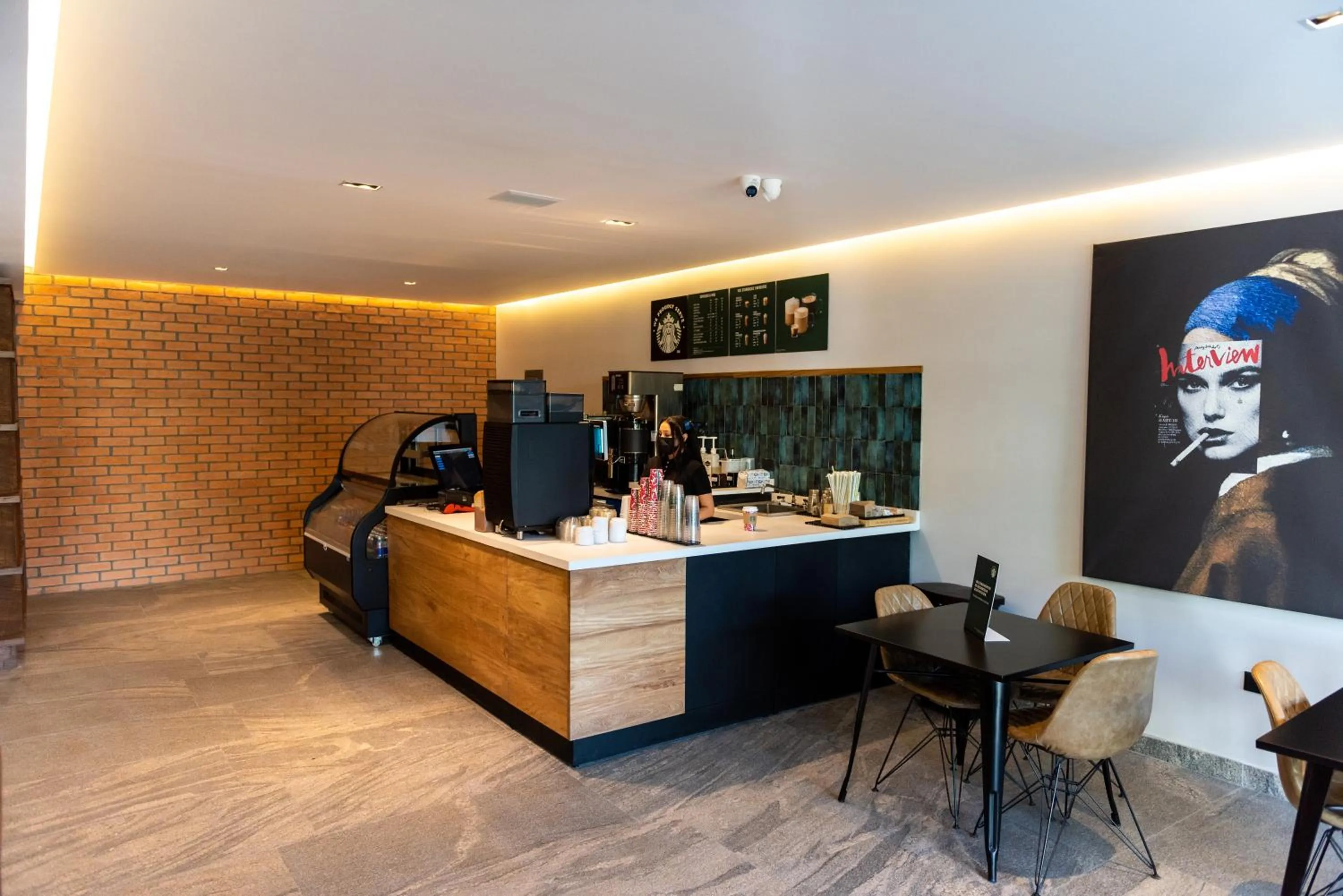 Restaurant/places to eat in FULTON Business Luxury HOTEL