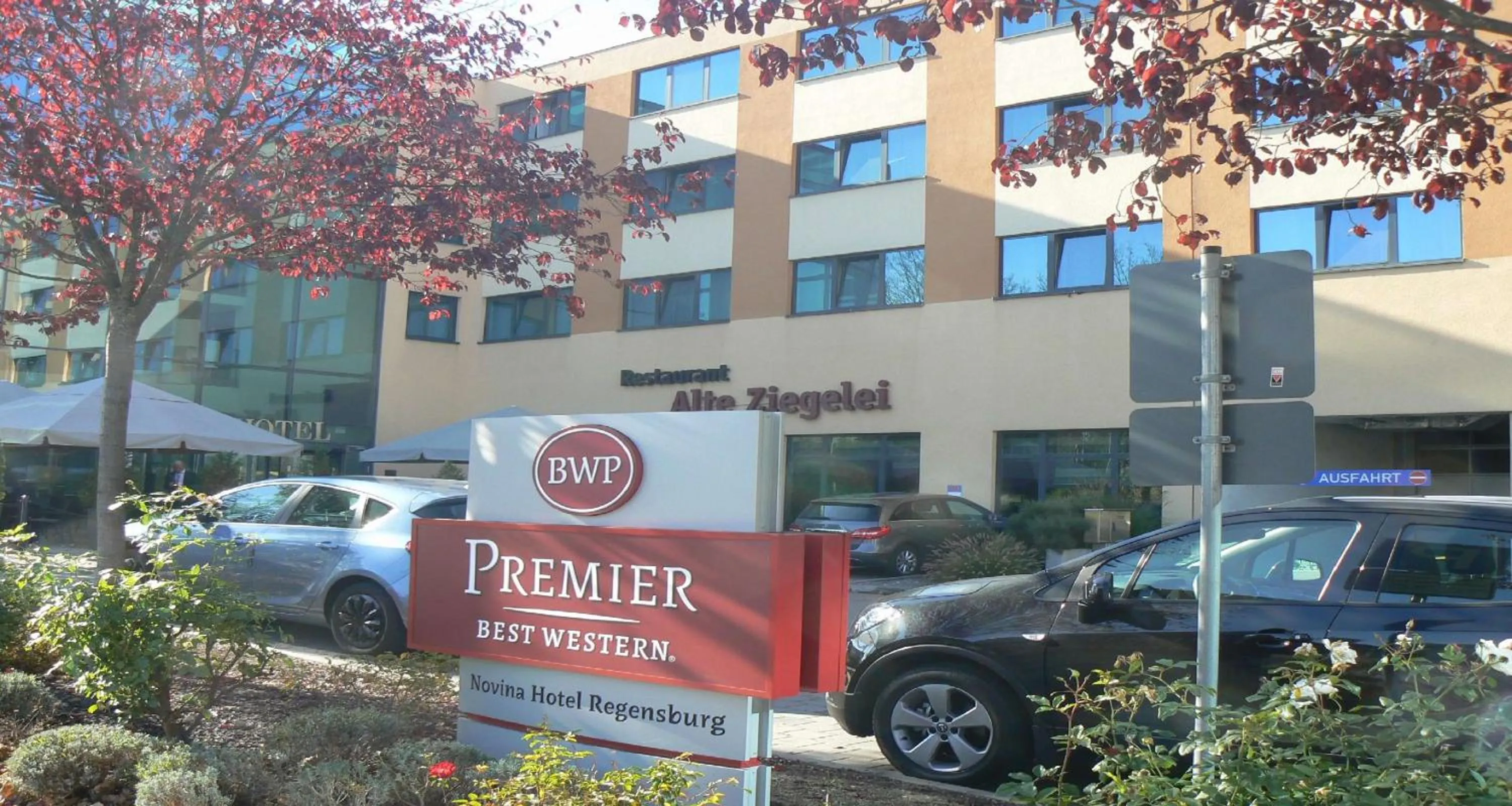 Property building in Best Western Premier Novina Hotel Regensburg