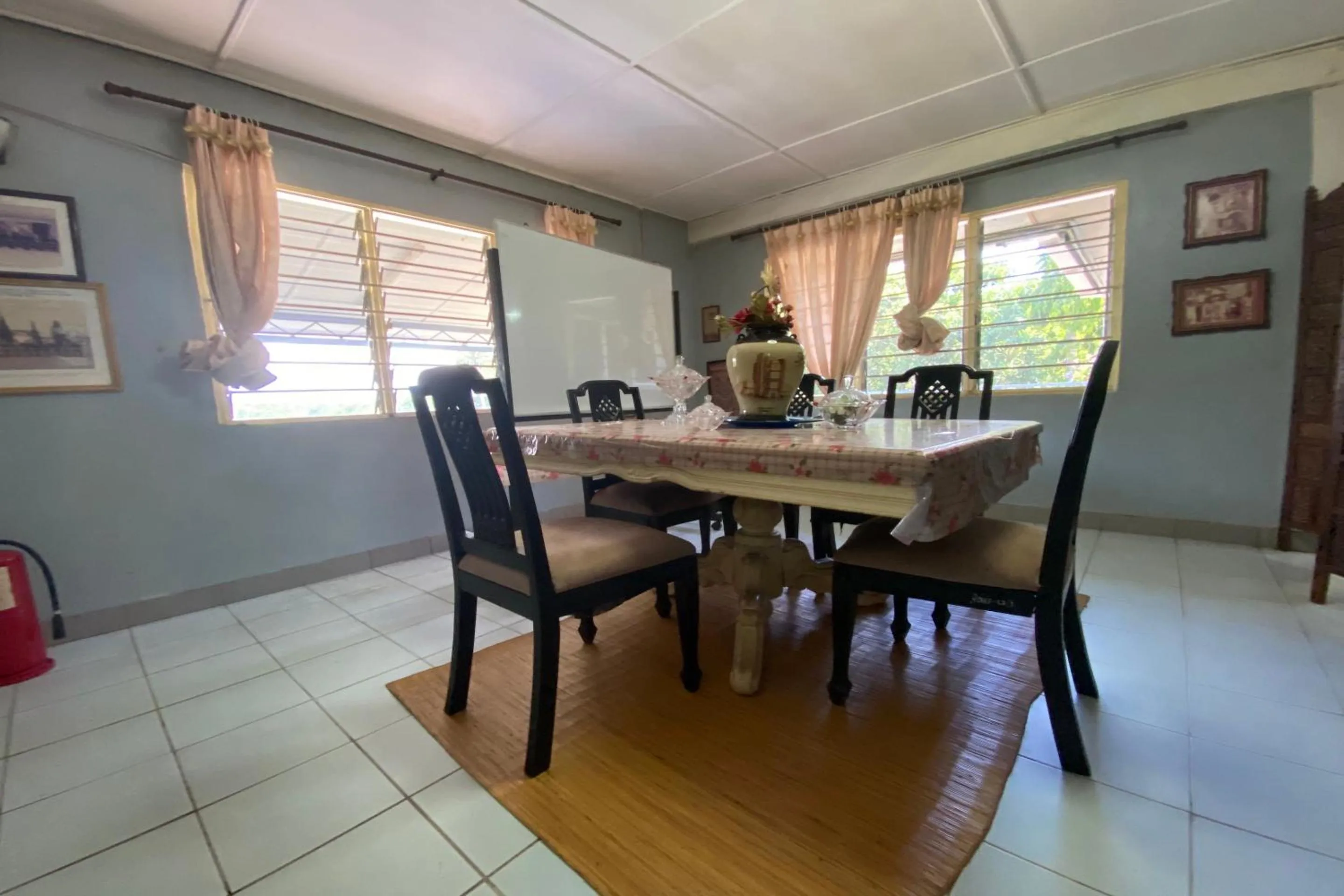 Dining area in Hotel O Rb Homestay & Farms
