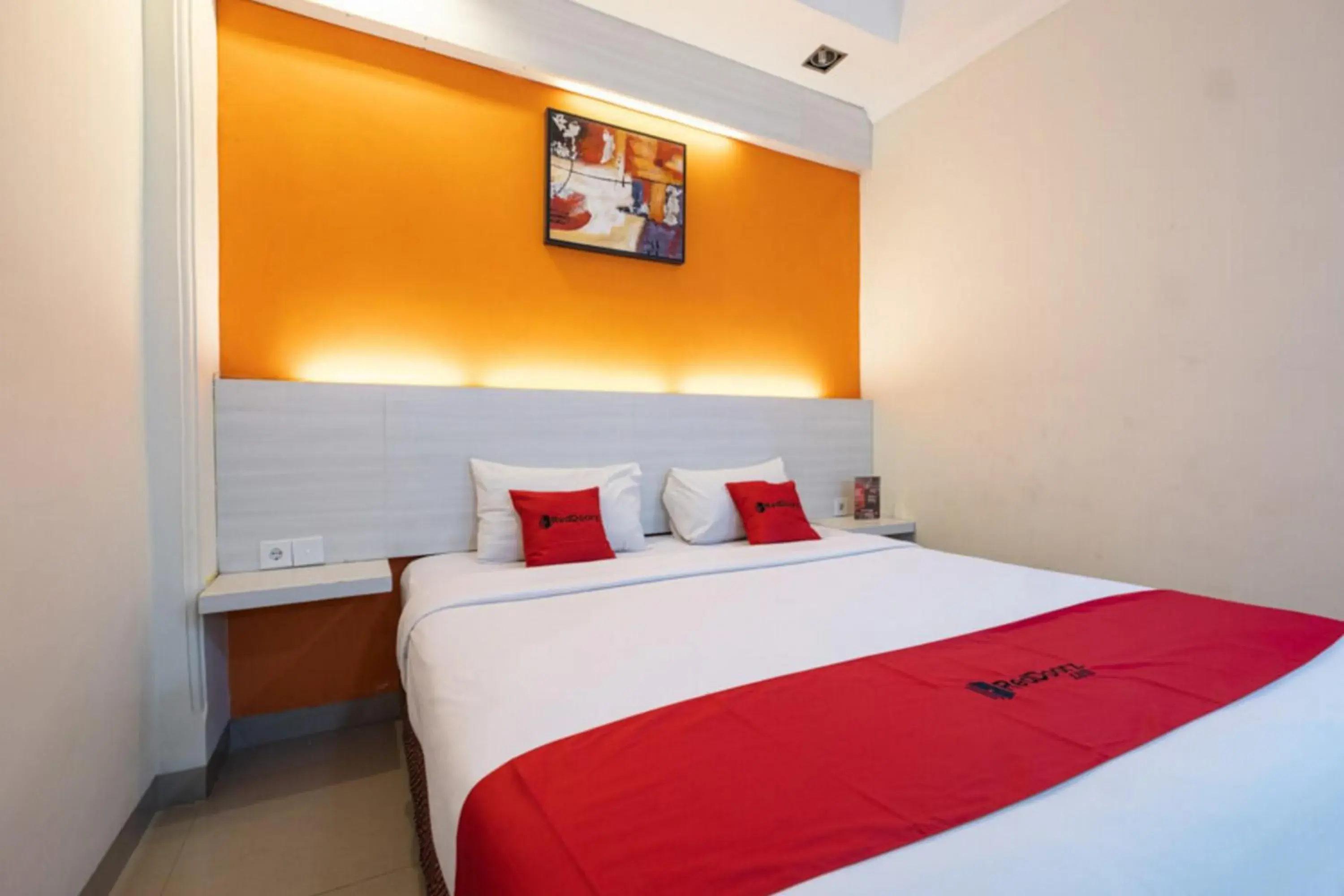 Suite in RedDoorz Plus @ Hotel Alden Makassar Suite in RedDoorz Plus @ Hotel Alden Makassar