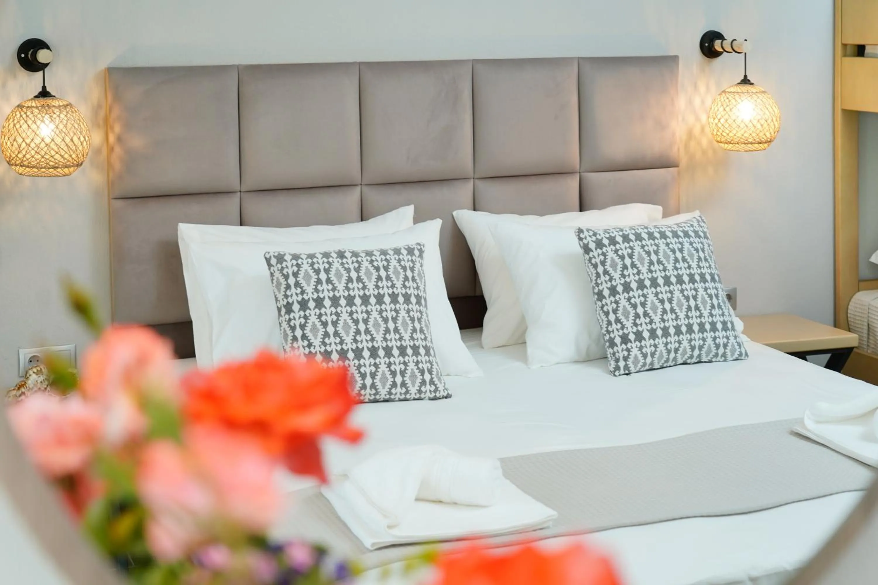 Bed in Aquamarine Luxury Rooms Thassos