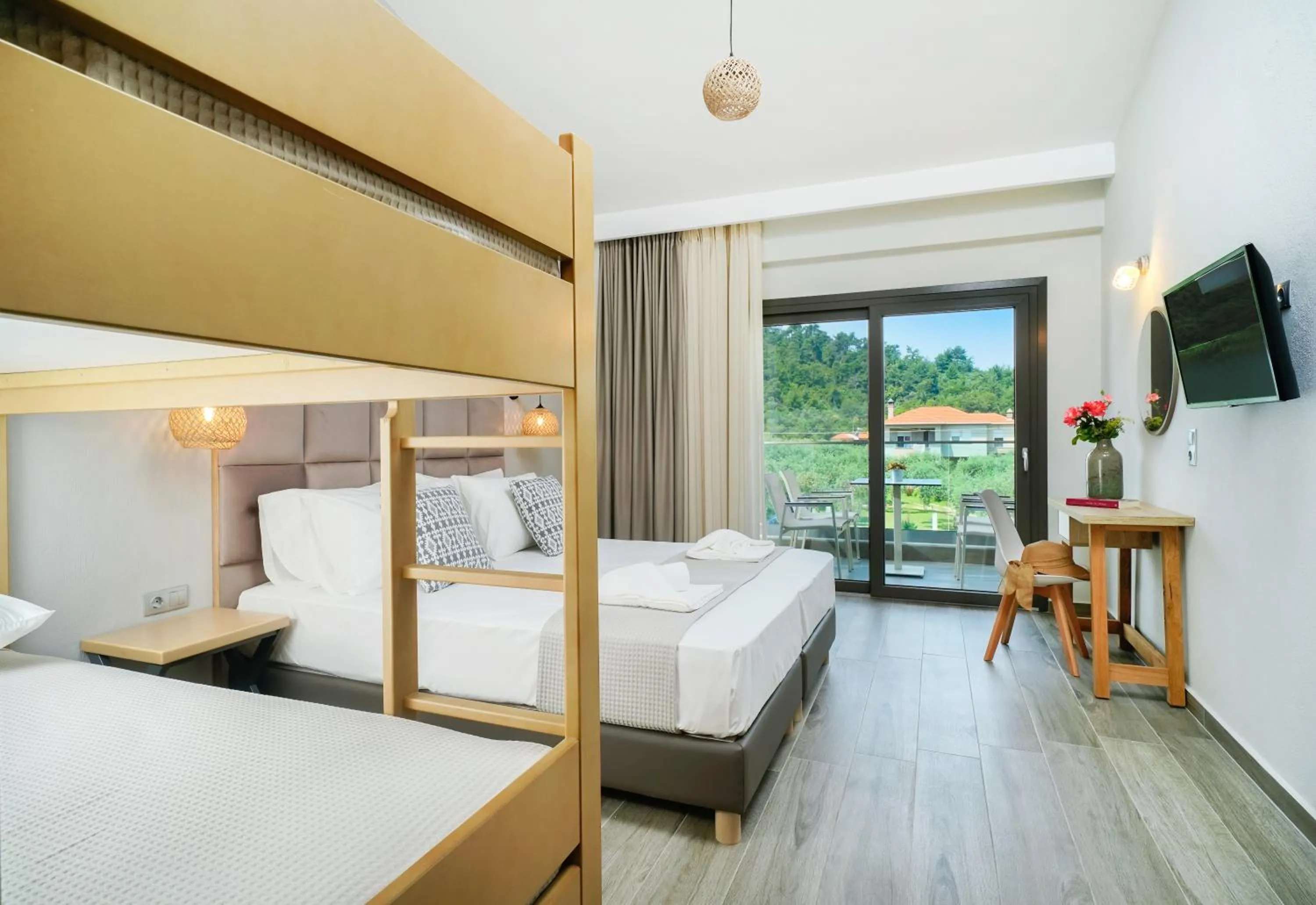 Photo of the whole room, Bed in Aquamarine Luxury Rooms Thassos