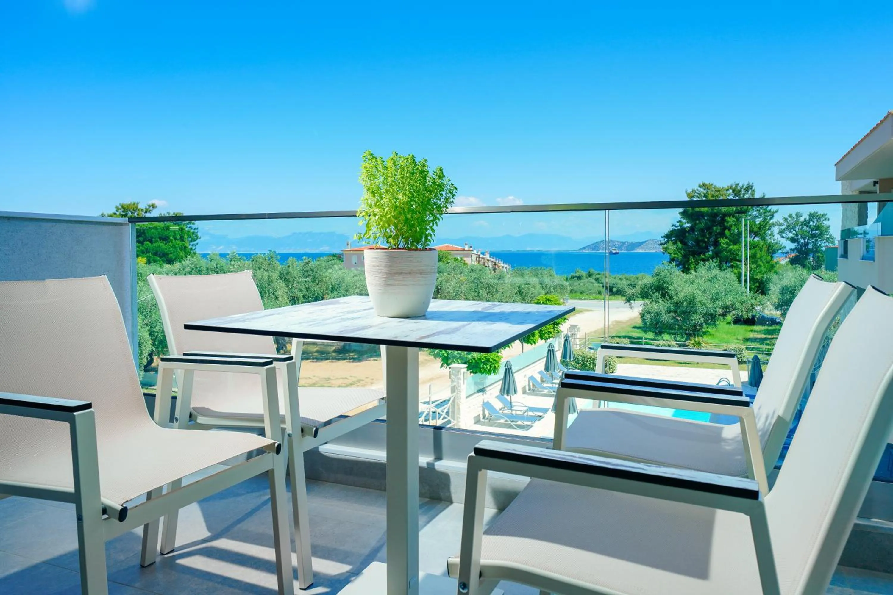 Balcony/Terrace in Aquamarine Luxury Rooms Thassos