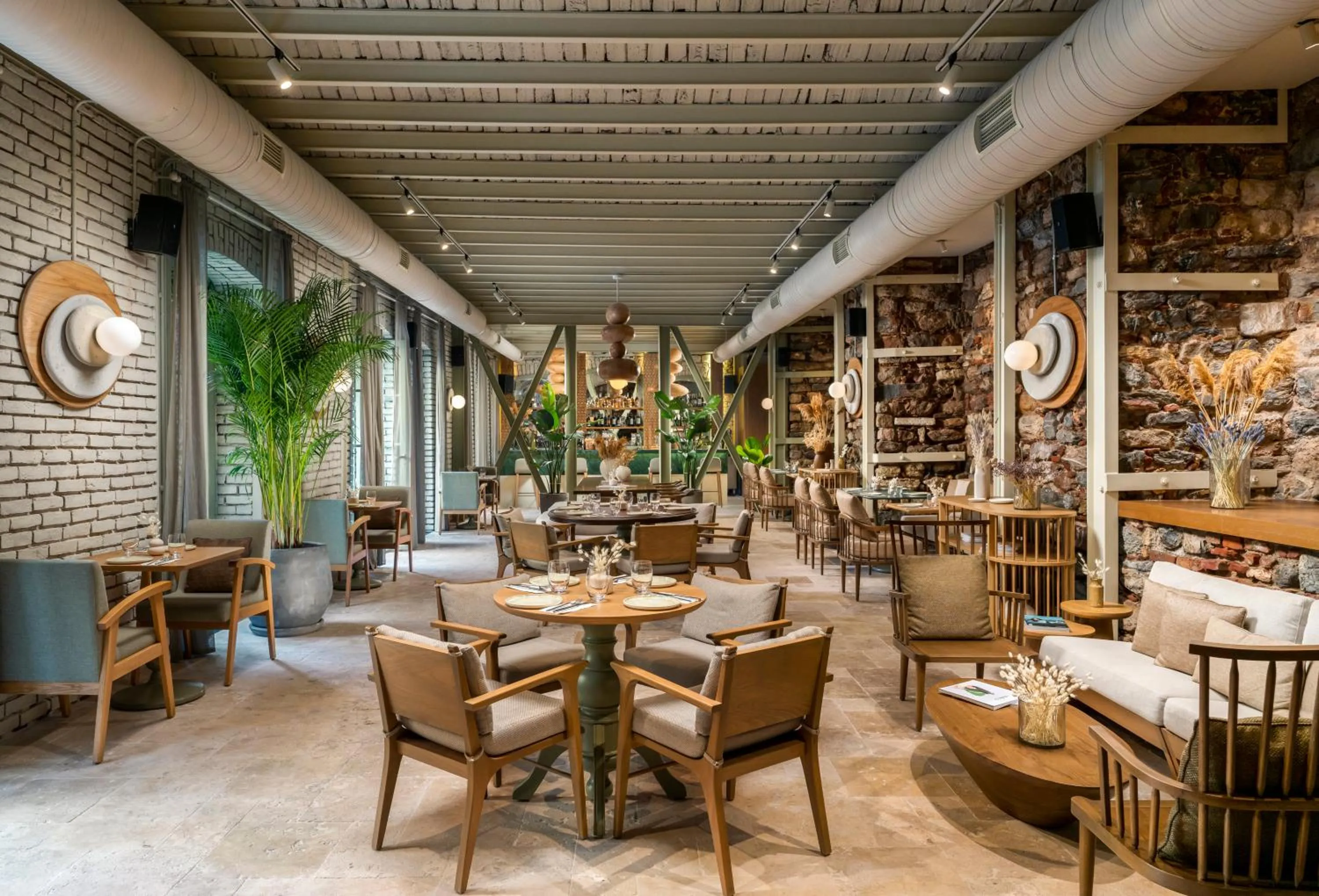 Ecole St. Pierre Hotel