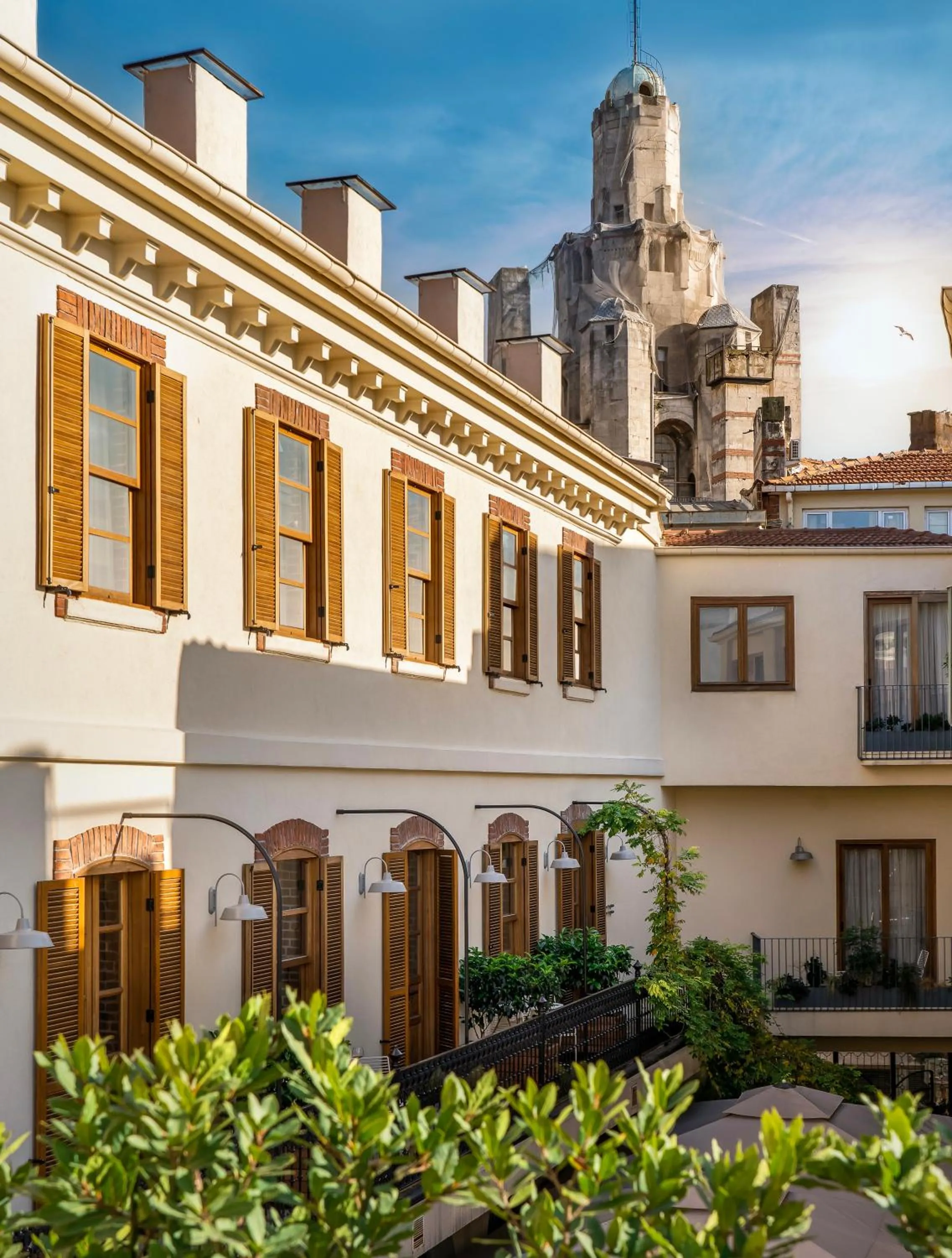 Ecole St. Pierre Hotel