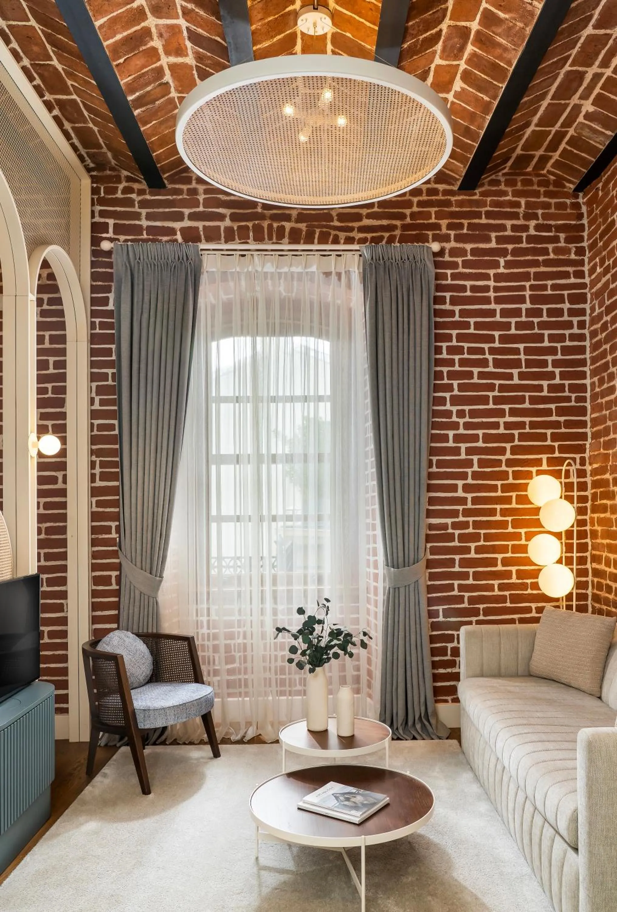 Ecole St. Pierre Hotel