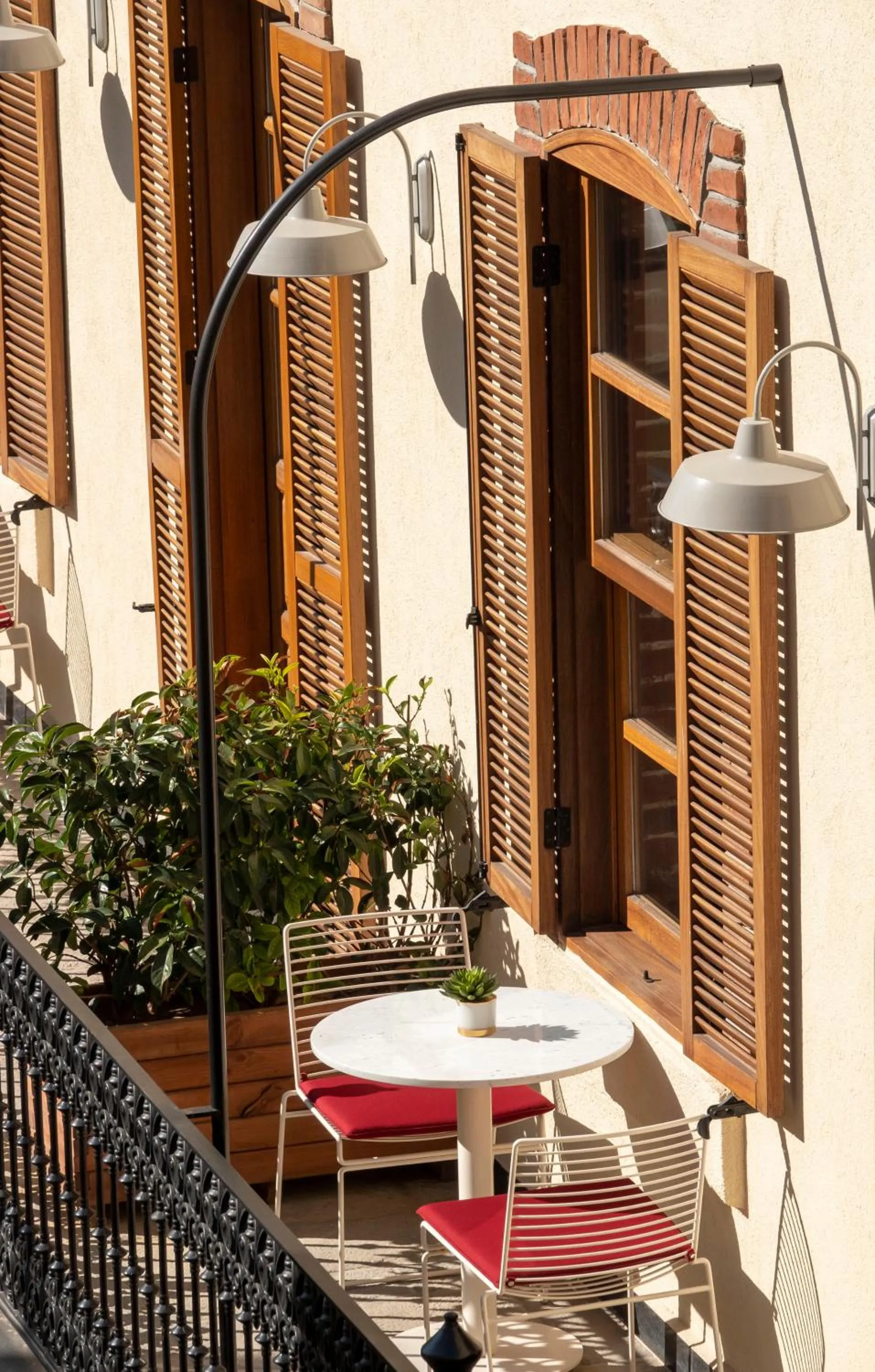 Ecole St. Pierre Hotel