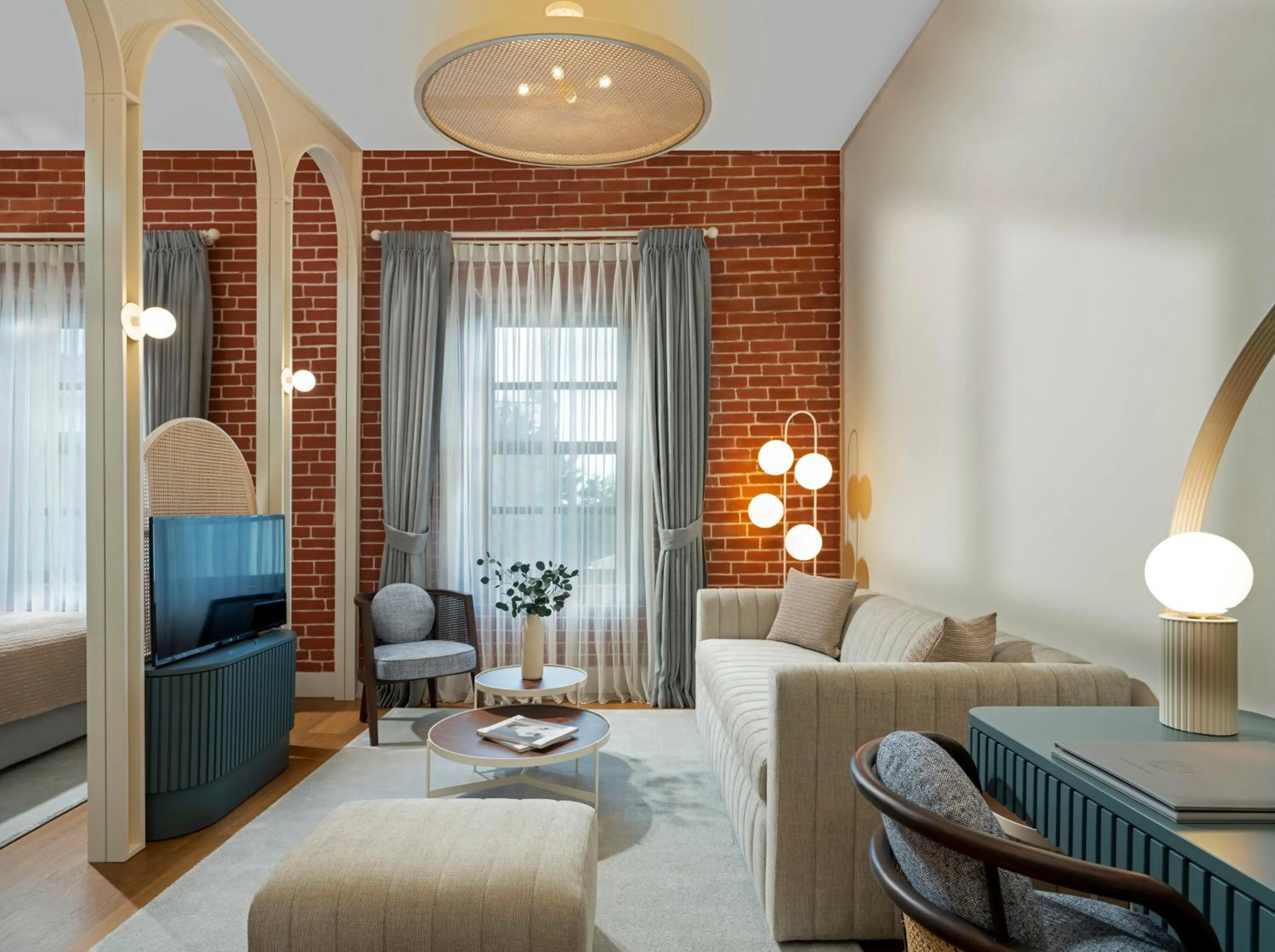 Ecole St. Pierre Hotel