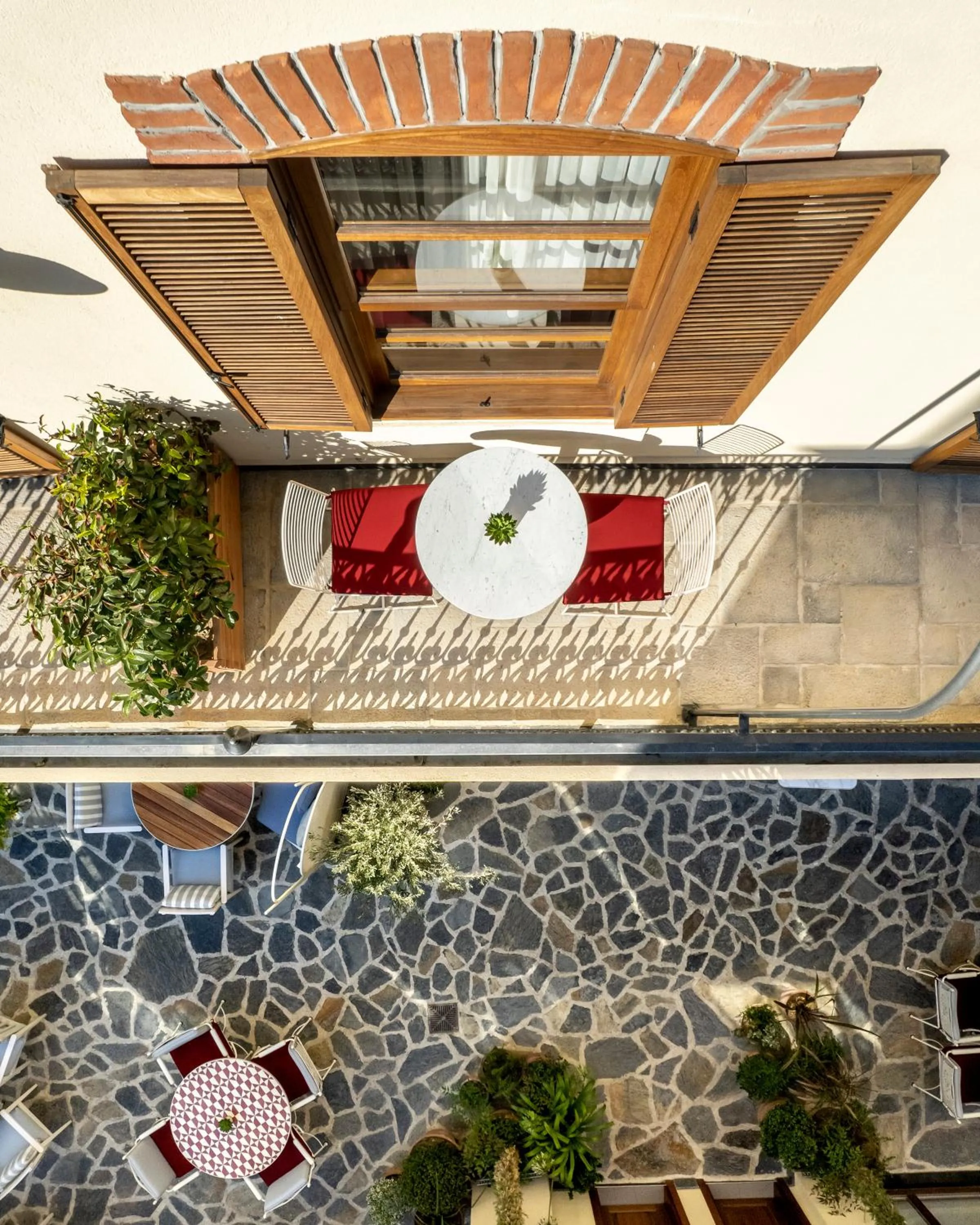 Ecole St. Pierre Hotel