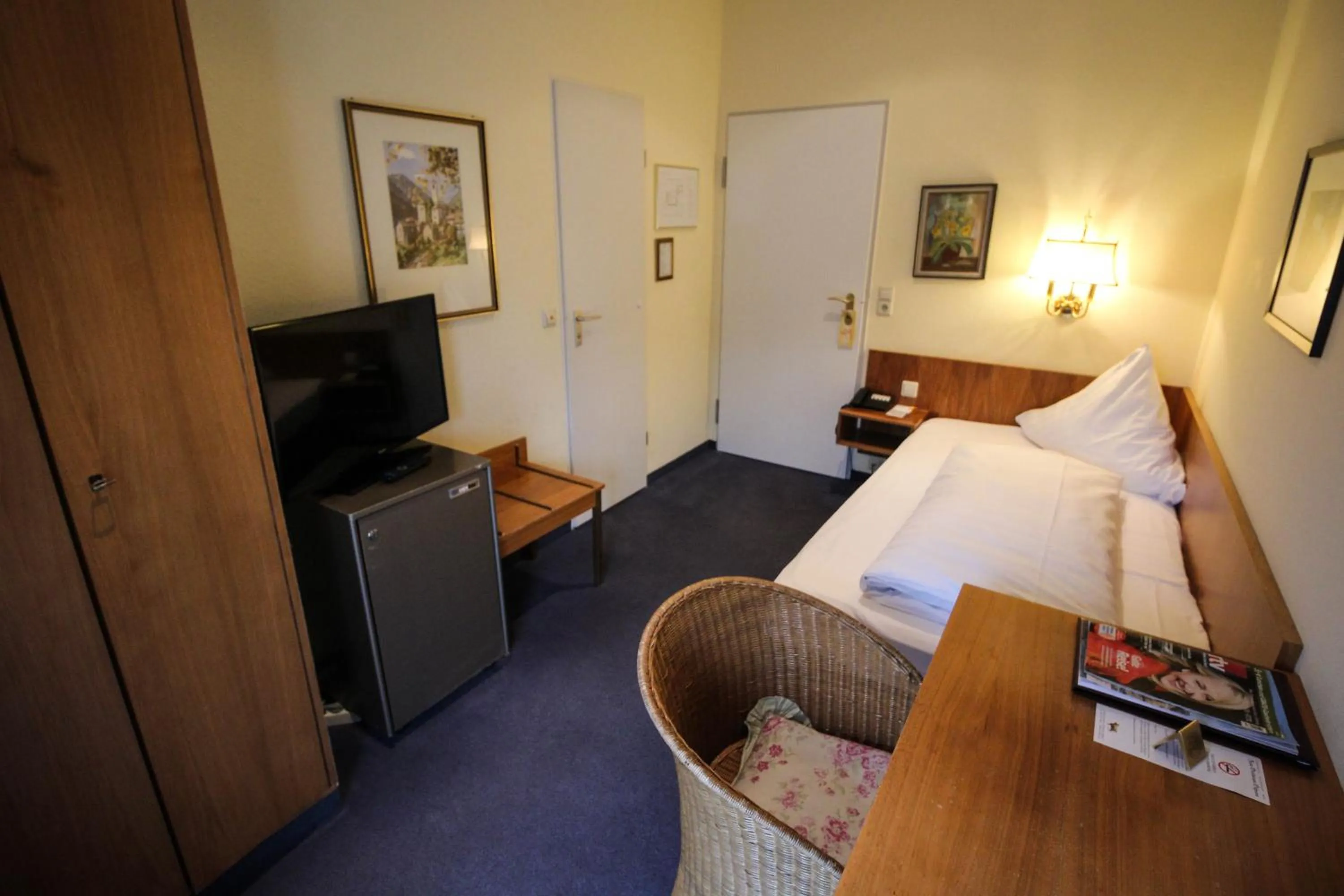 Bed in Ringhotel Zum Goldenen Ochsen