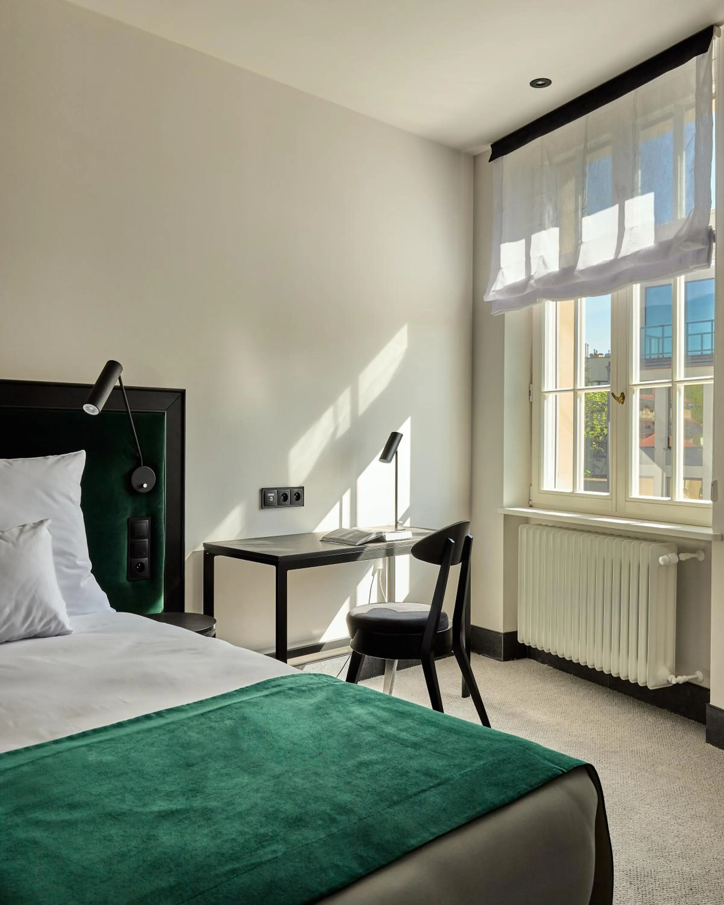 Bedroom, Bed in Hotel Liberté 33