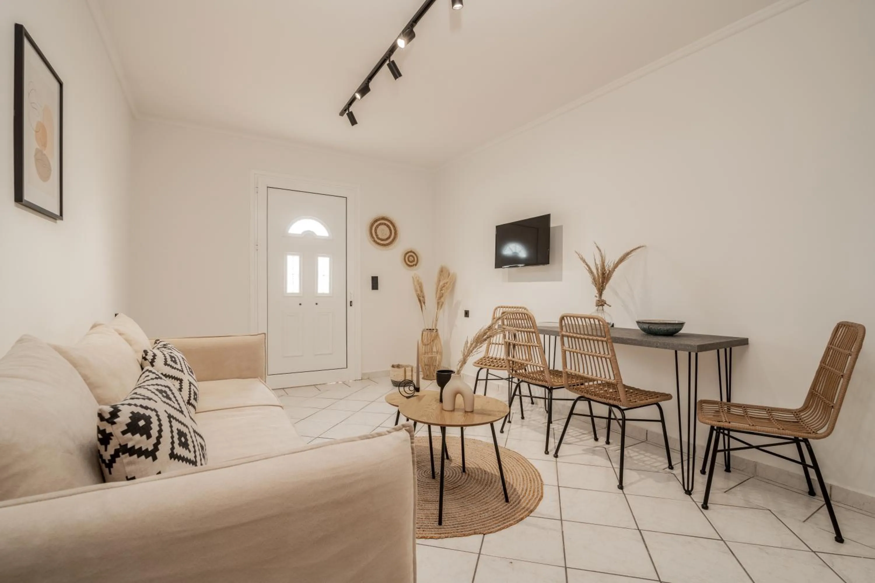 Seating area in Daisy Hotel