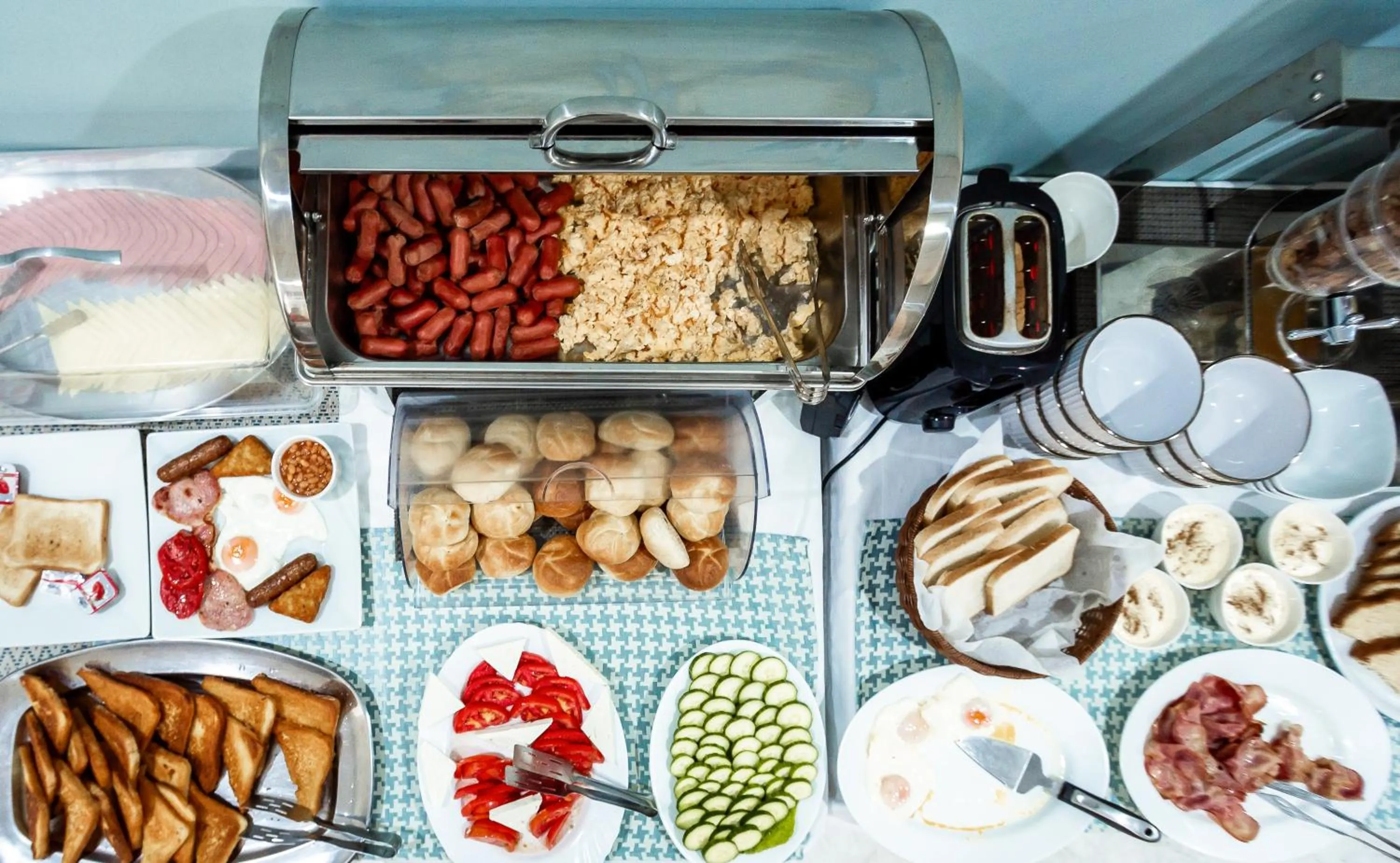 Breakfast in Daisy Hotel