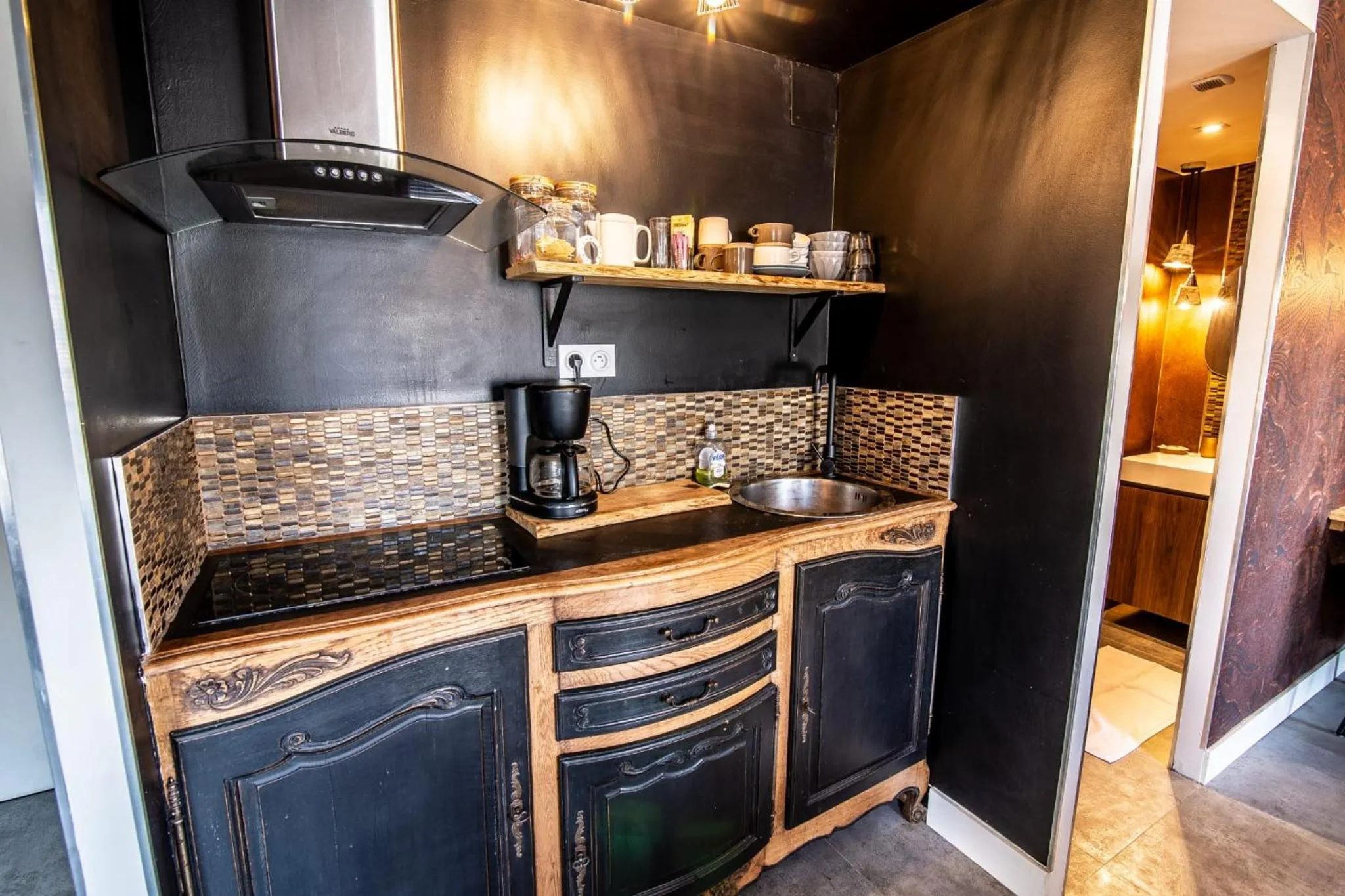 Coffee/tea facilities in LE DUPE