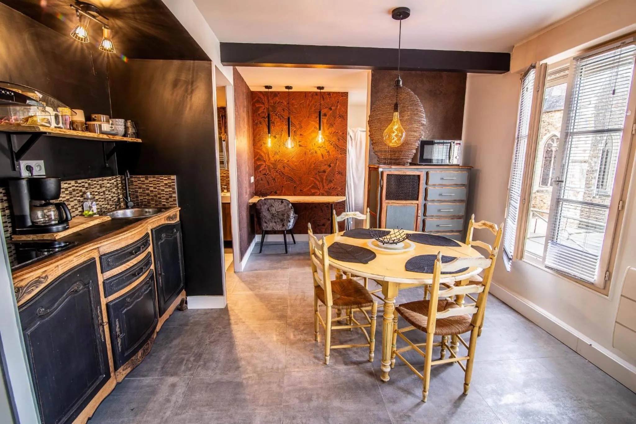 Coffee/tea facilities in LE DUPE