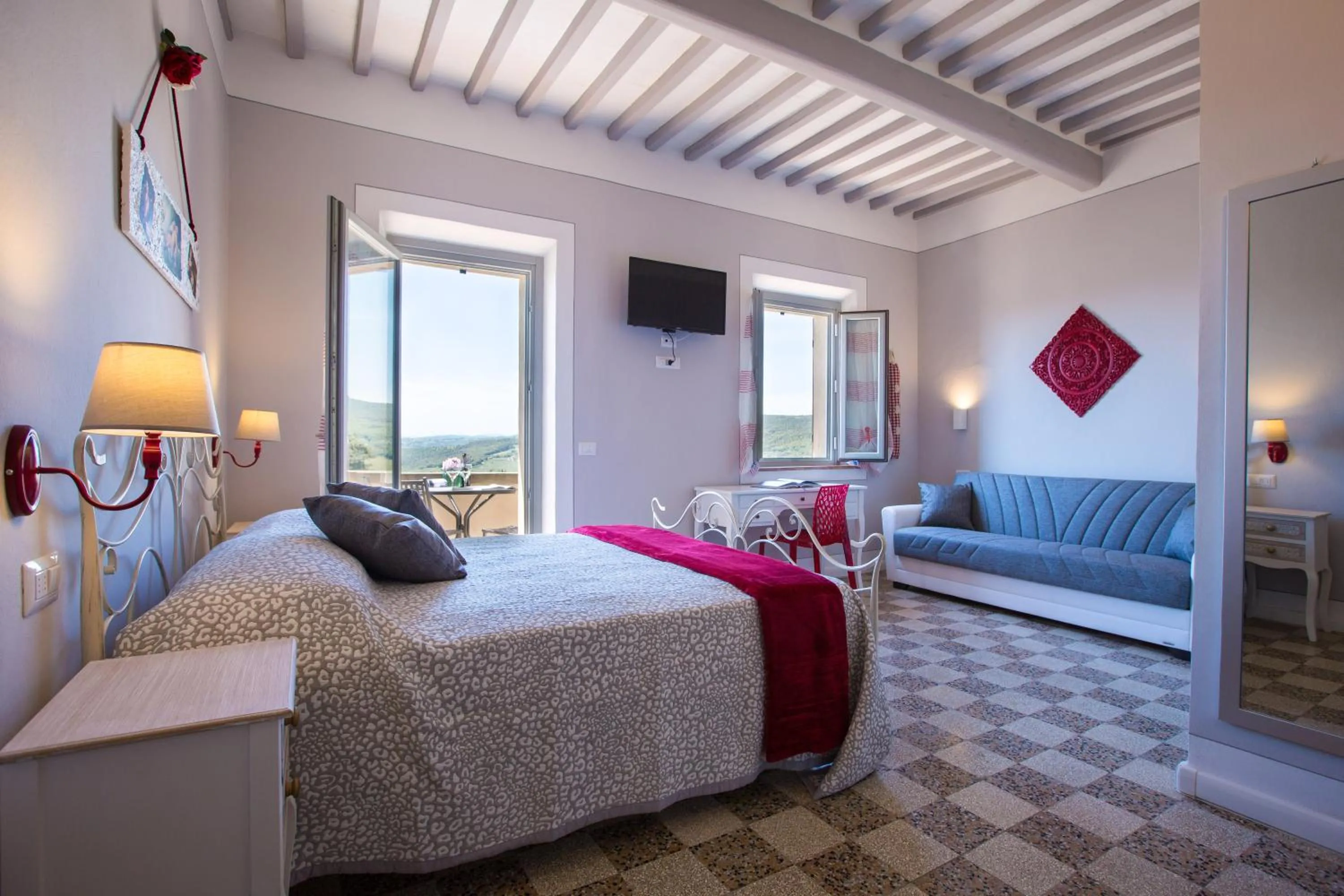 Bed in San Gimignano Town Garden