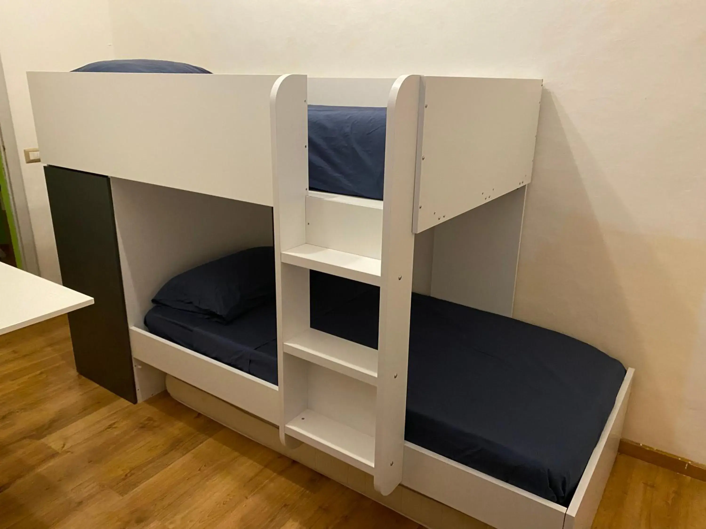 Standard Twin Room with Shared Bathroom in Villa Zara Standard Twin Room with Shared Bathroom in Villa Zara