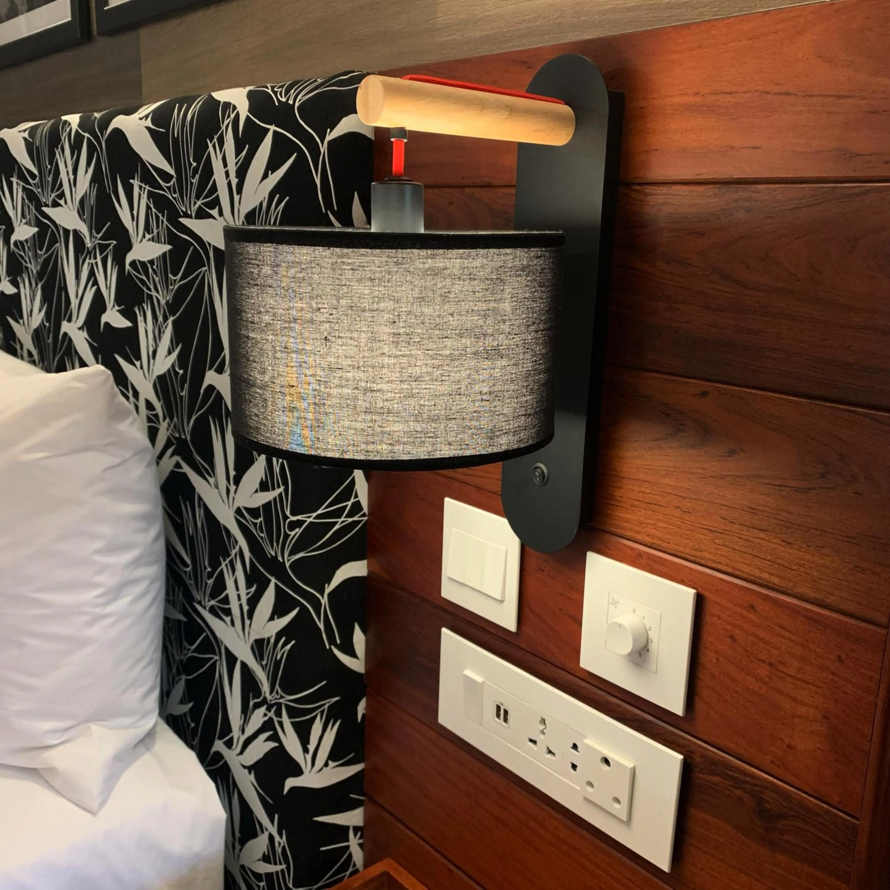 Property building, Bed in Pamarah Lodge