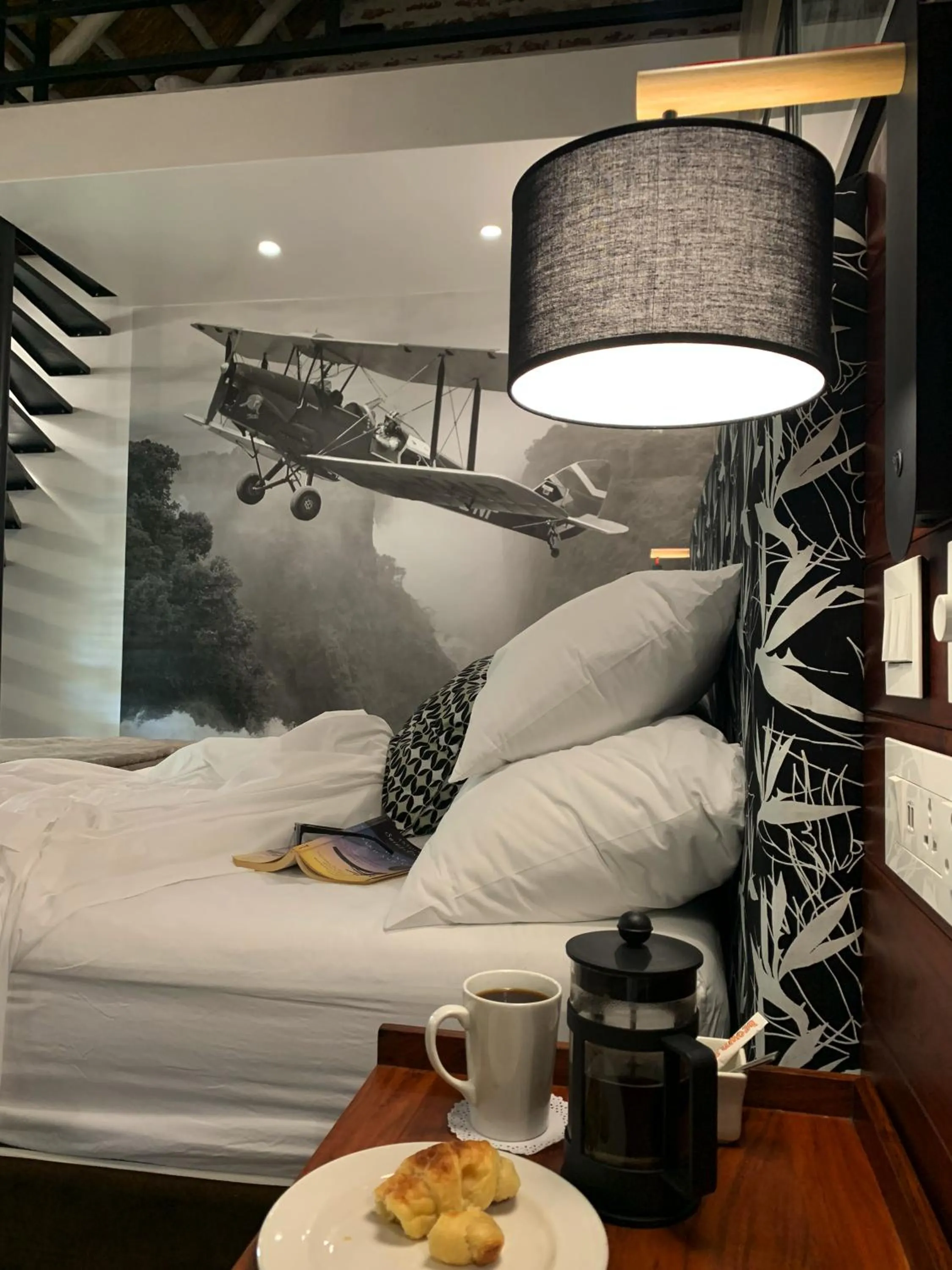 Property building, Bed in Pamarah Lodge