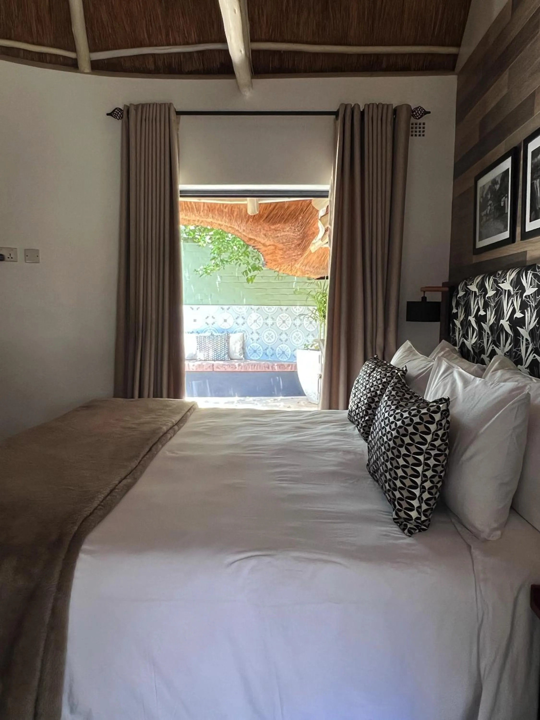 Property building, Bed in Pamarah Lodge