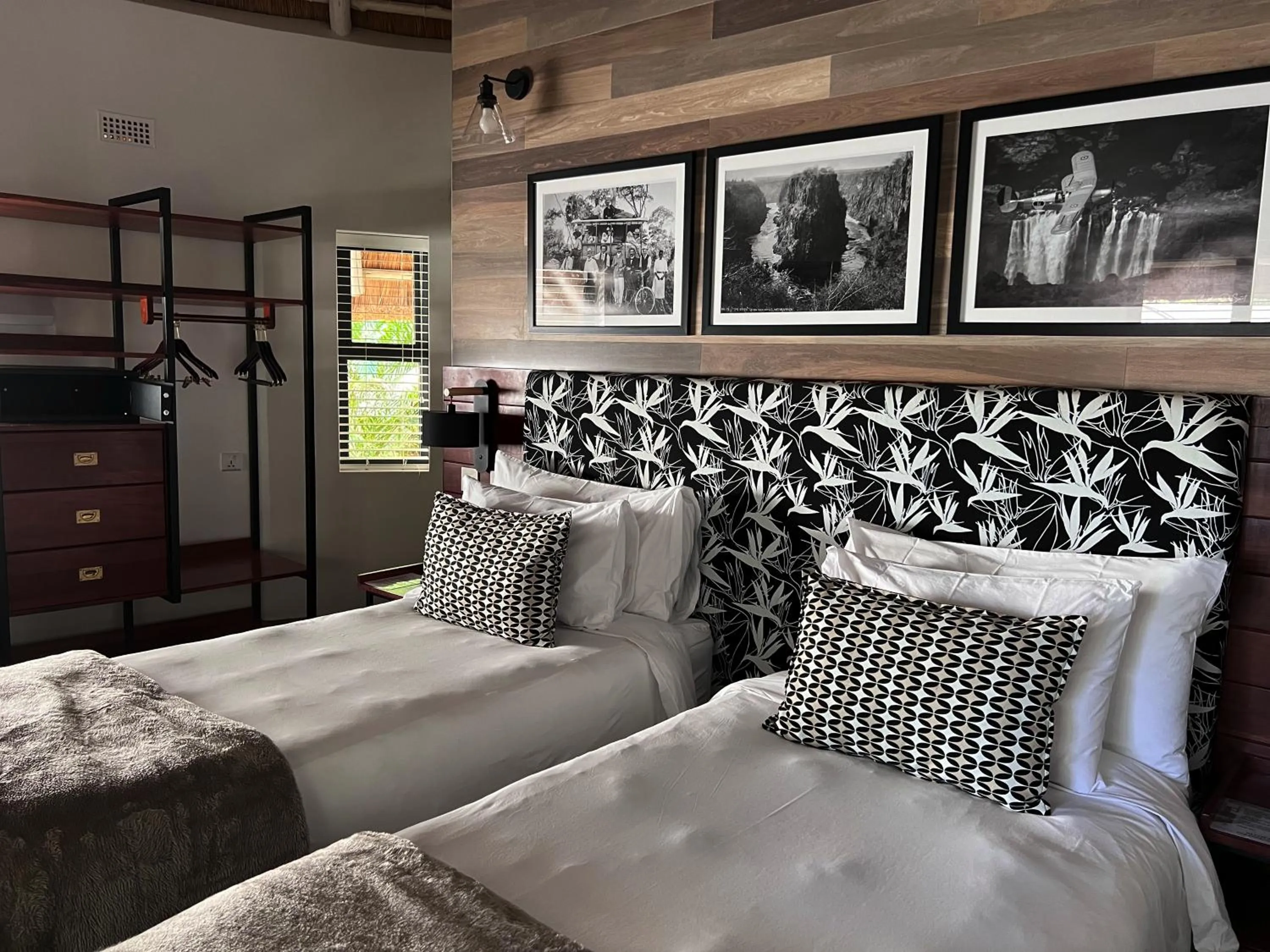 Property building, Bed in Pamarah Lodge