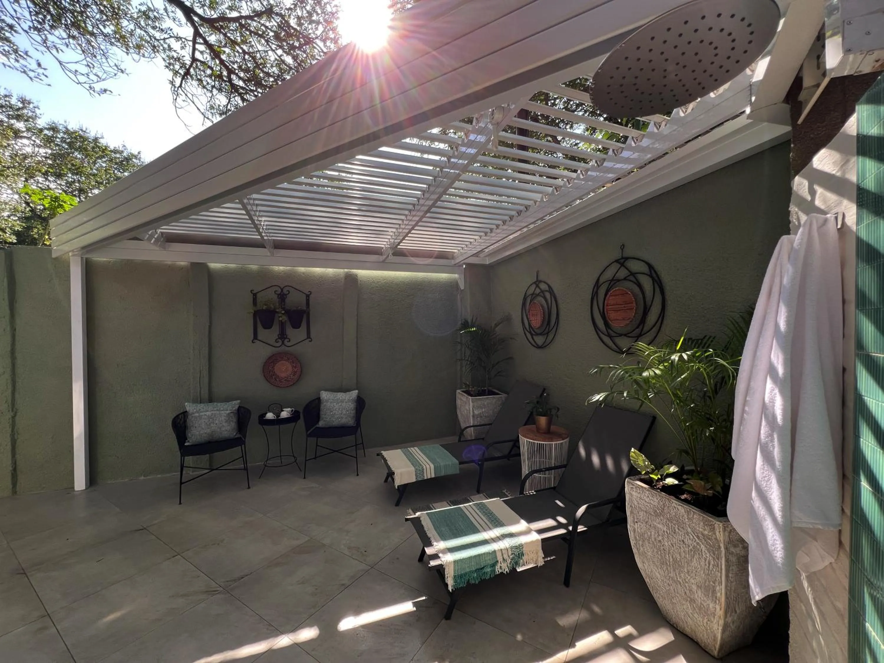 Shower in Pamarah Lodge