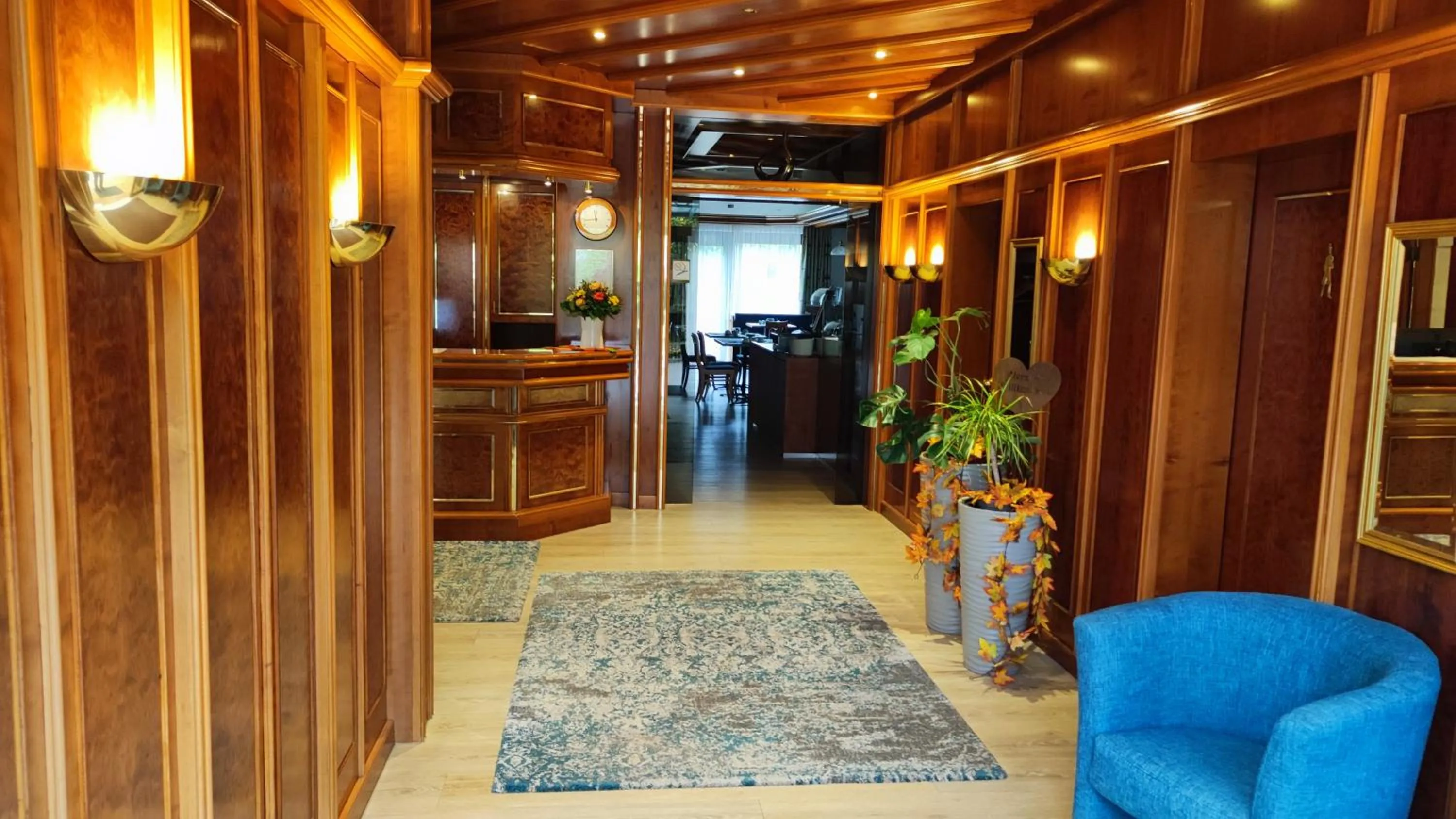 Lobby or reception in Hotel Stadt Pasing