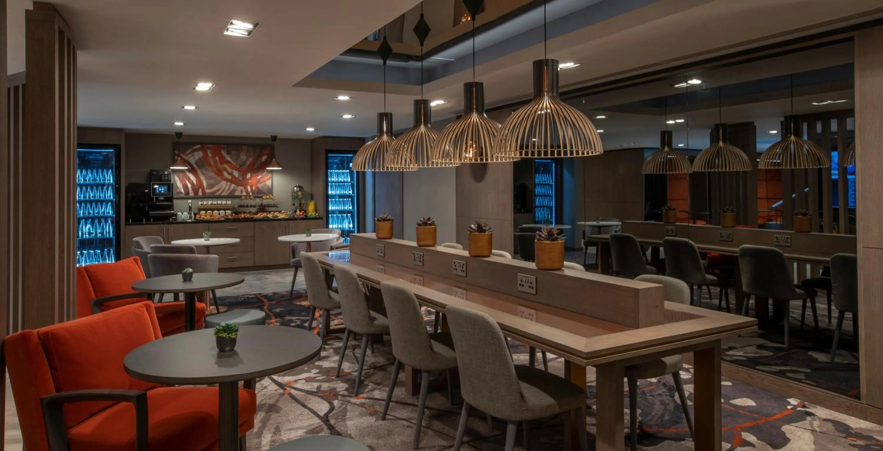 Restaurant/places to eat in Clayton Hotel Bristol City