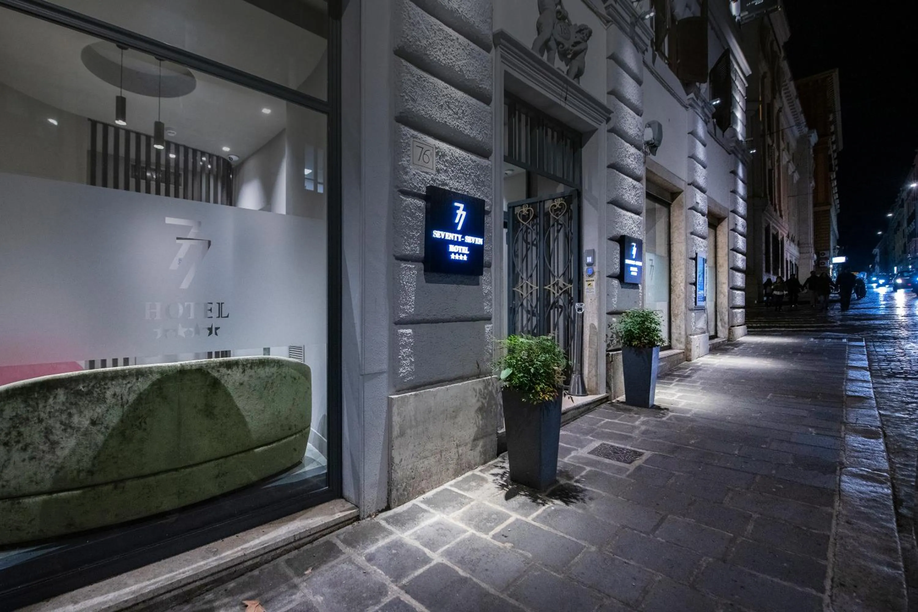 Property building in Hotel 77 Seventy-Seven - Maison D'Art Collection