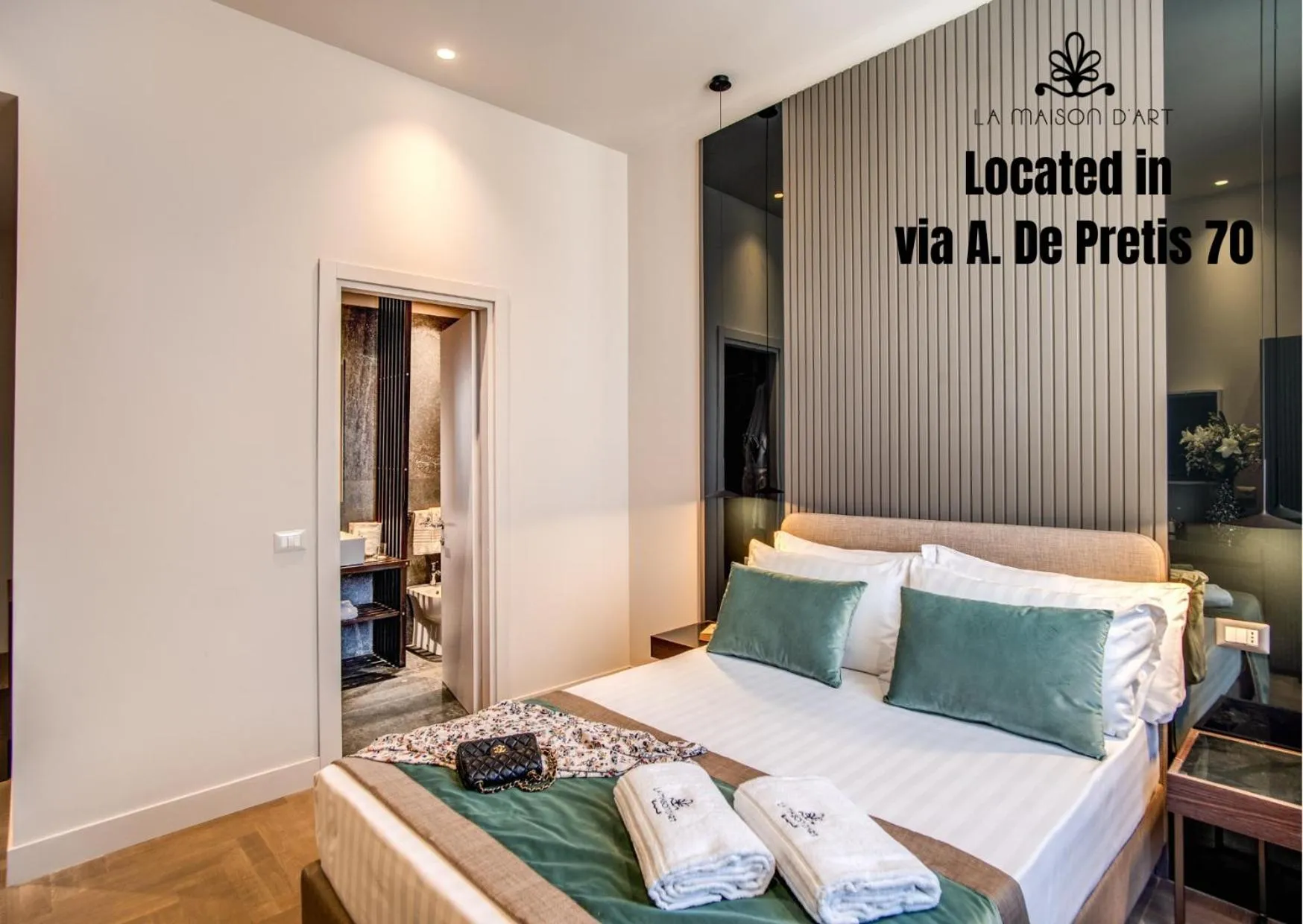 Bed in Hotel 77 Seventy-Seven - Maison D'Art Collection