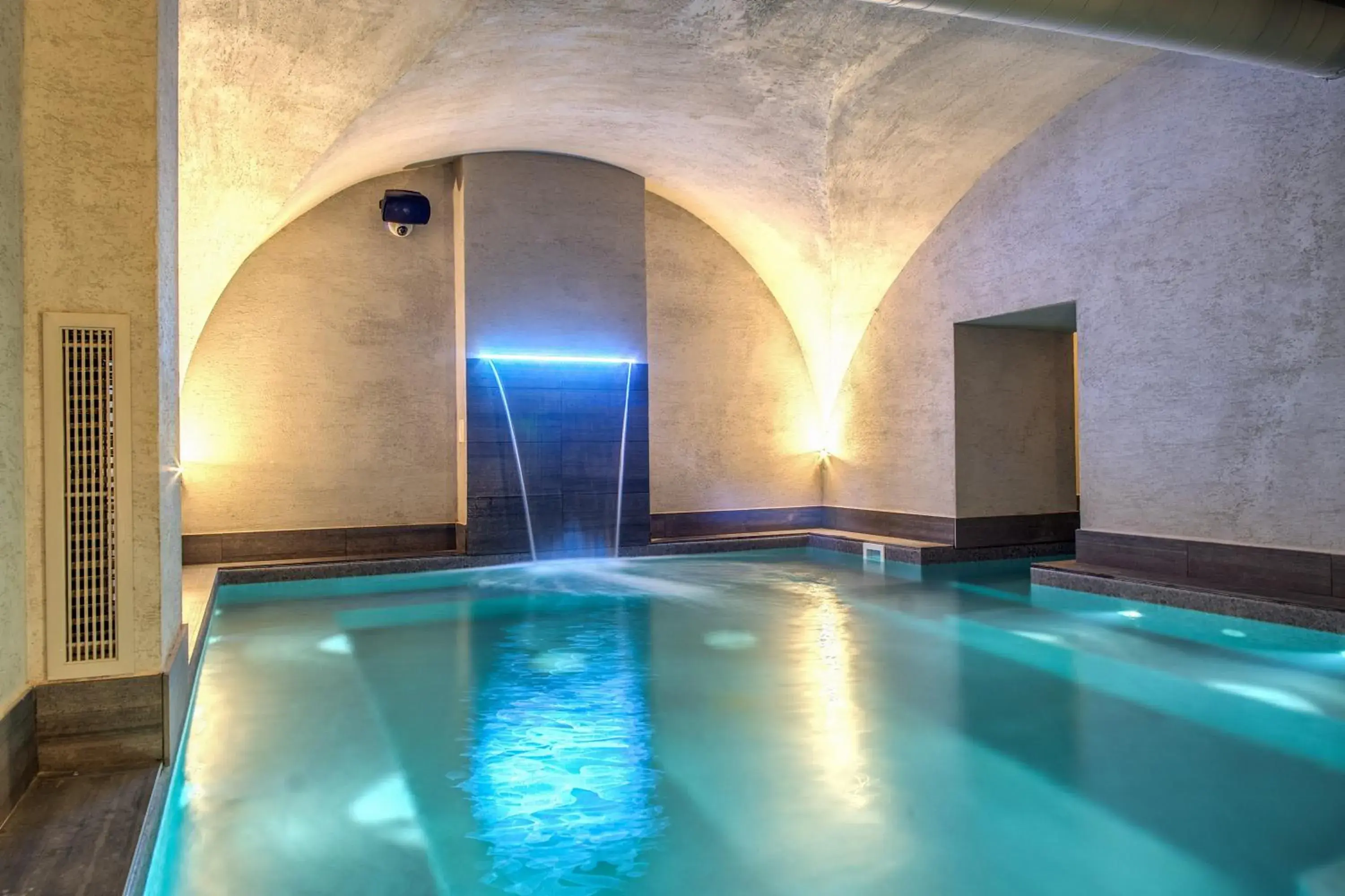 Swimming pool in Hotel 77 Seventy-Seven - Maison D'Art Collection Swimming pool in Hotel 77 Seventy-Seven - Maison D'Art Collection