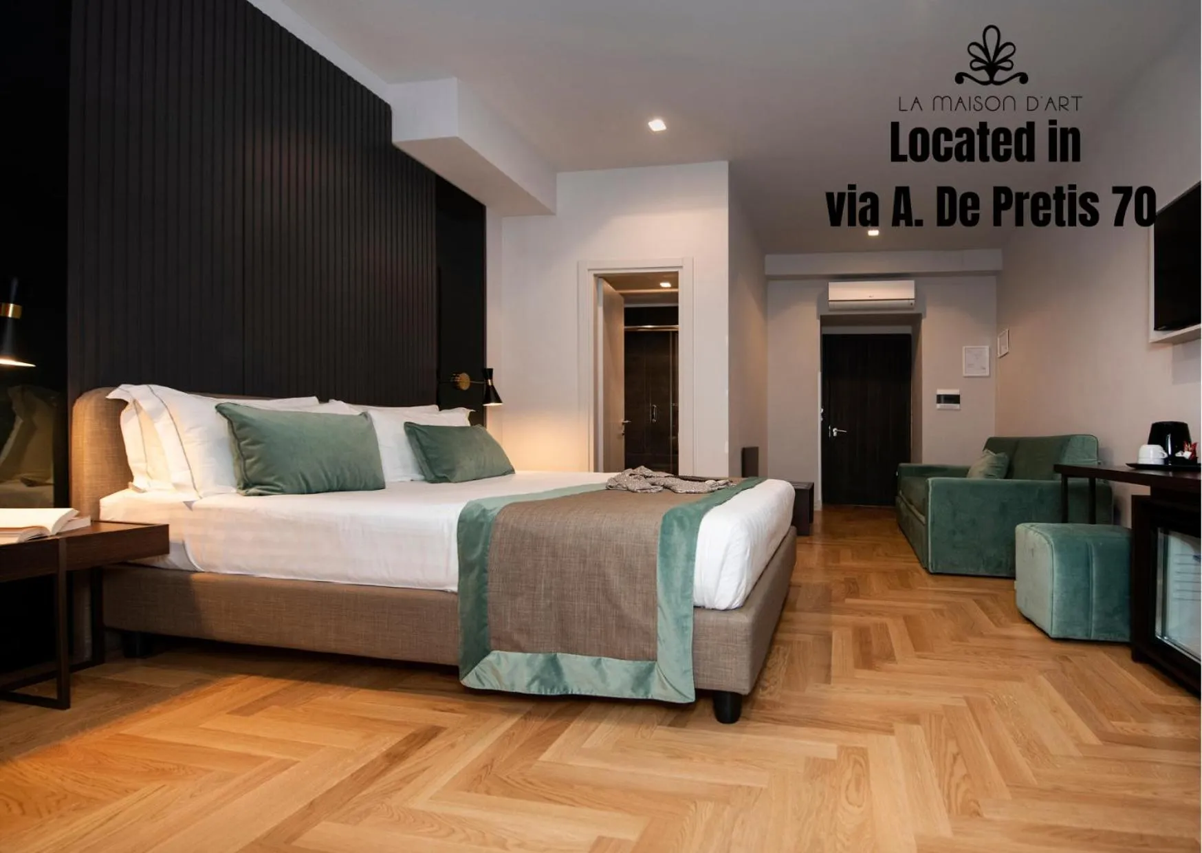 Bed in Hotel 77 Seventy-Seven - Maison D'Art Collection