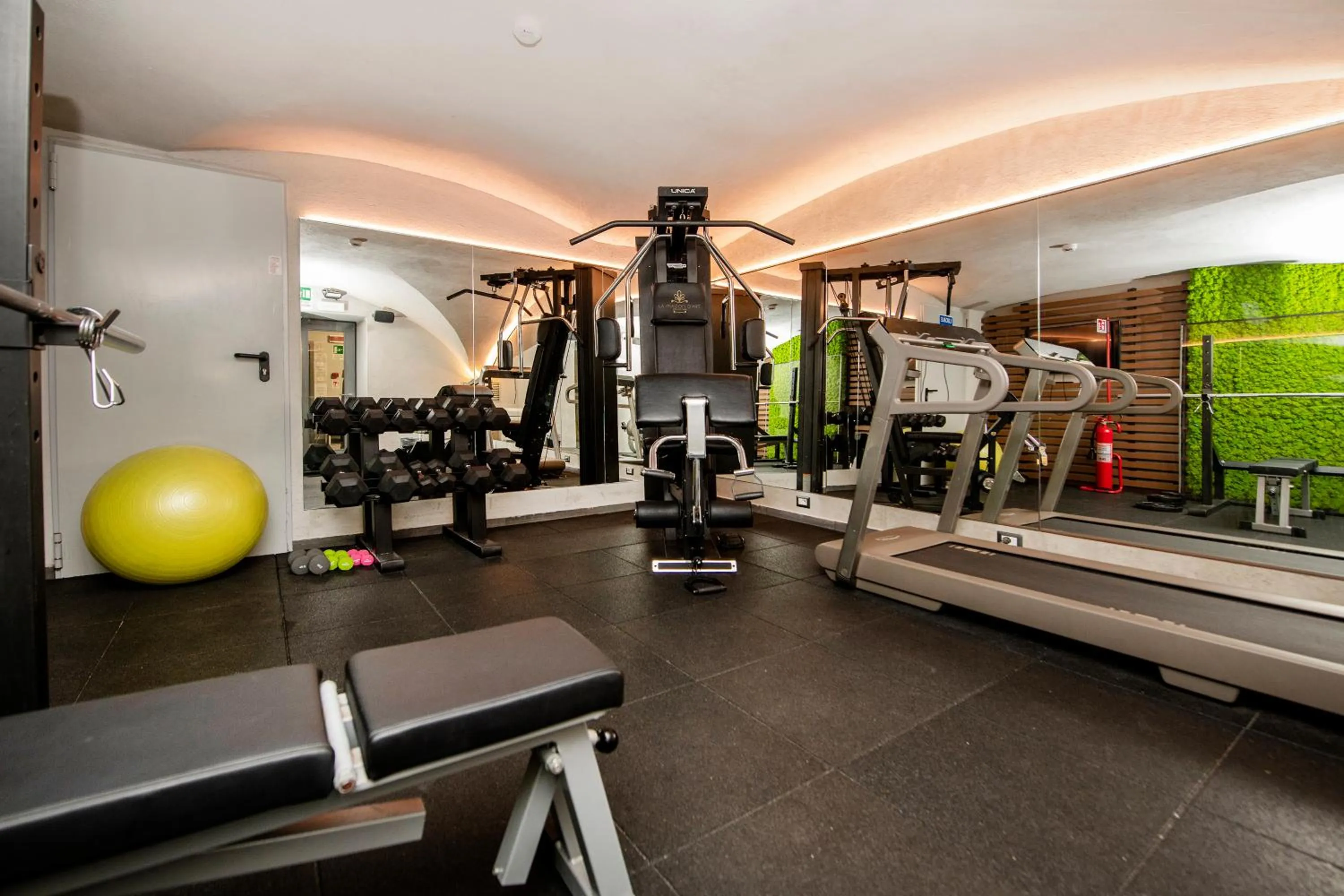 Fitness centre/facilities in Hotel 77 Seventy-Seven - Maison D'Art Collection