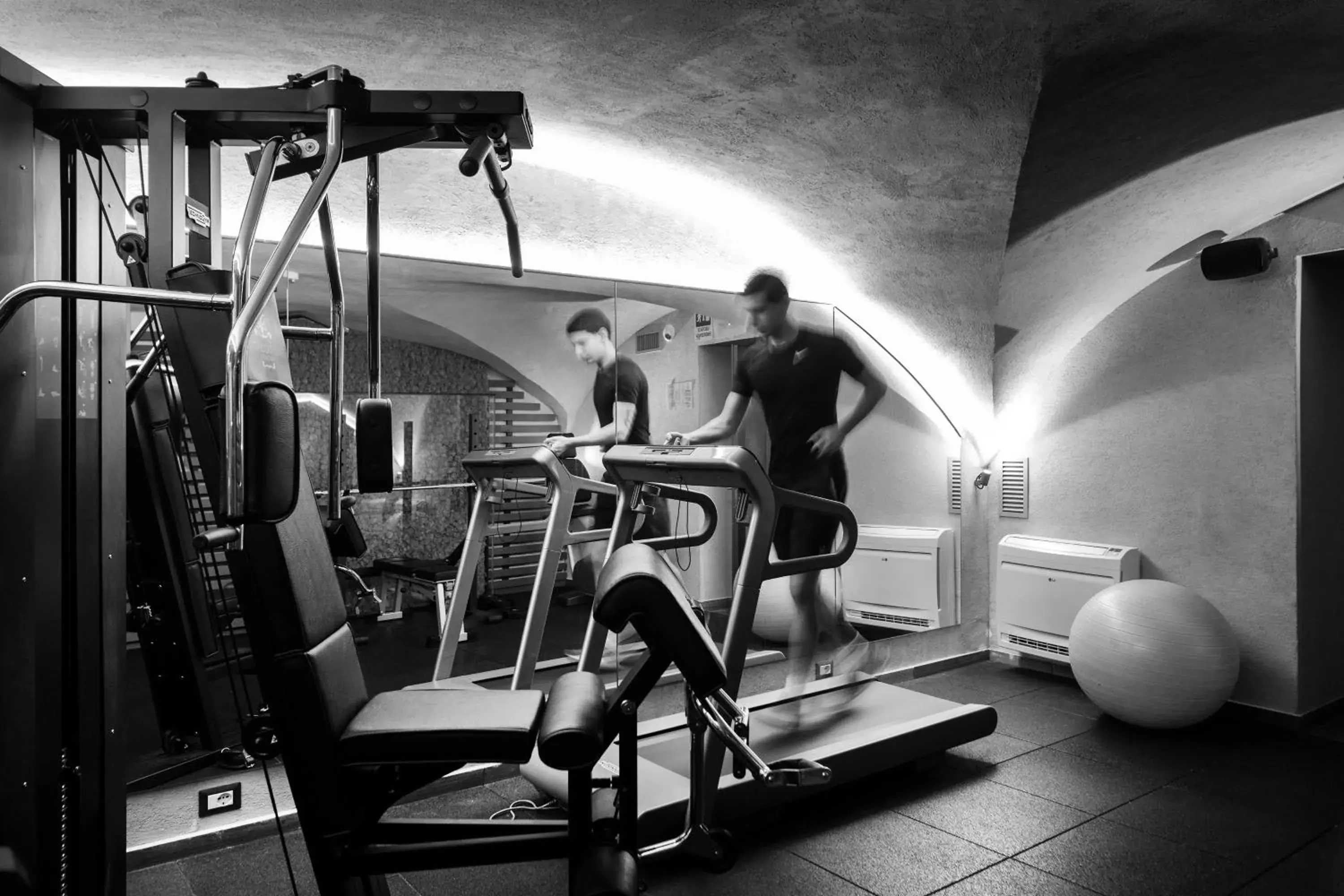 Fitness centre/facilities in Hotel 77 Seventy-Seven - Maison D'Art Collection Fitness centre/facilities in Hotel 77 Seventy-Seven - Maison D'Art Collection