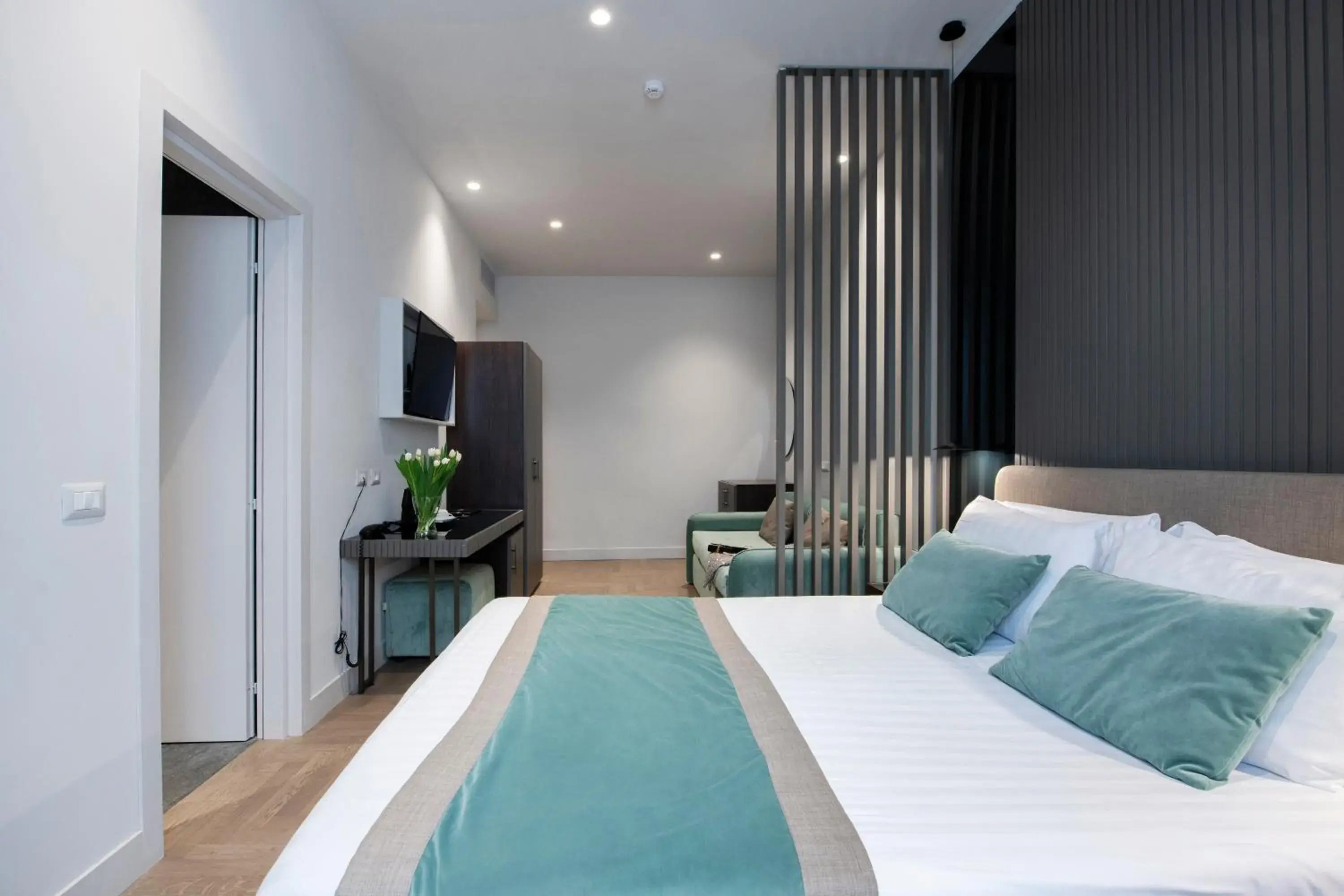 Bed in Hotel 77 Seventy-Seven - Maison D'Art Collection Bed in Hotel 77 Seventy-Seven - Maison D'Art Collection