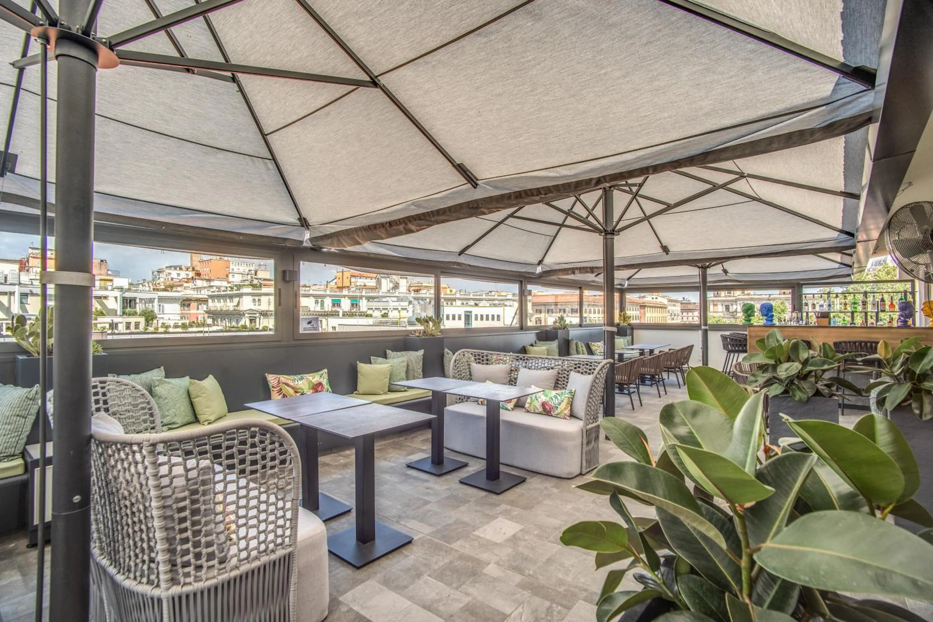 Balcony/Terrace in Hotel 77 Seventy-Seven - Maison D'Art Collection