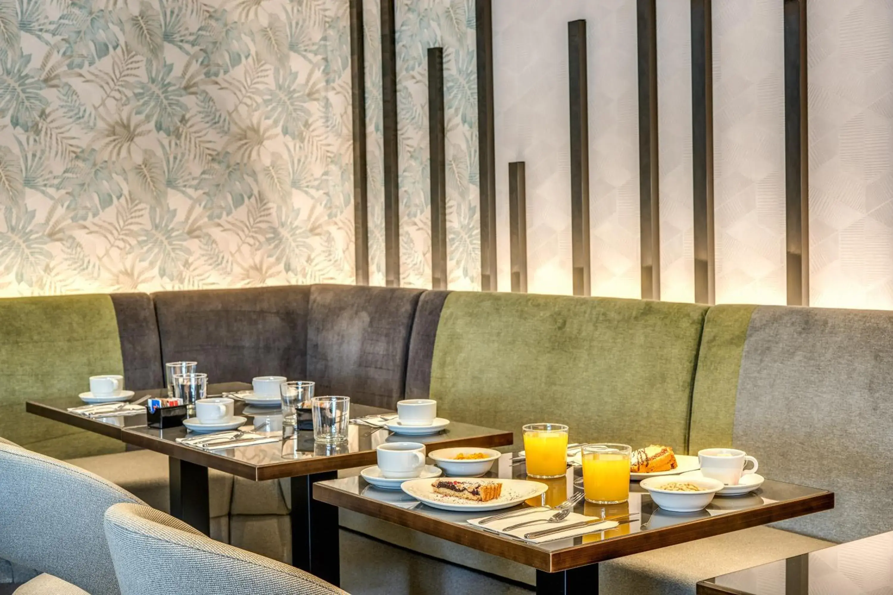 Breakfast in Hotel 77 Seventy-Seven - Maison D'Art Collection Breakfast in Hotel 77 Seventy-Seven - Maison D'Art Collection