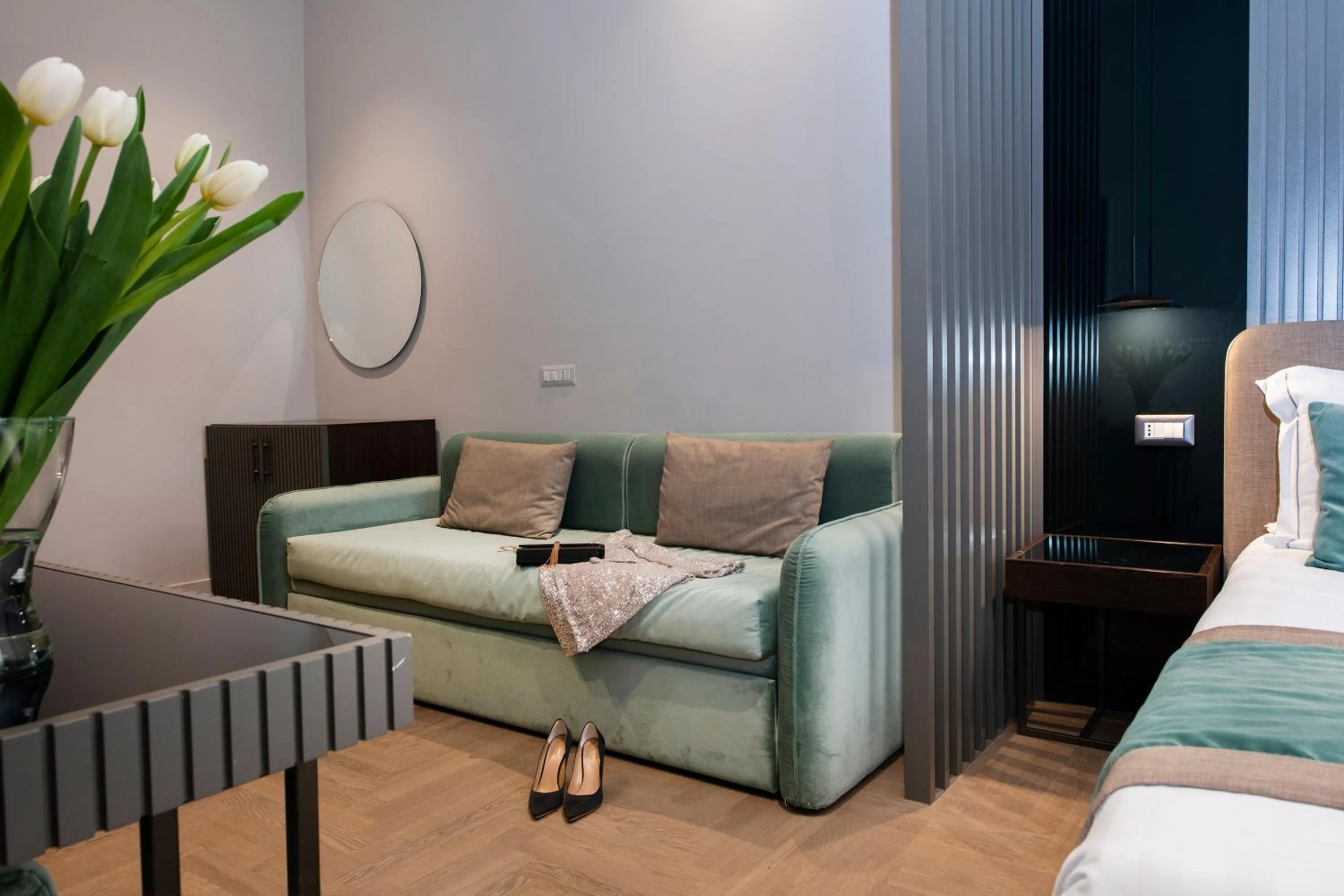 Bed in Hotel 77 Seventy-Seven - Maison D'Art Collection