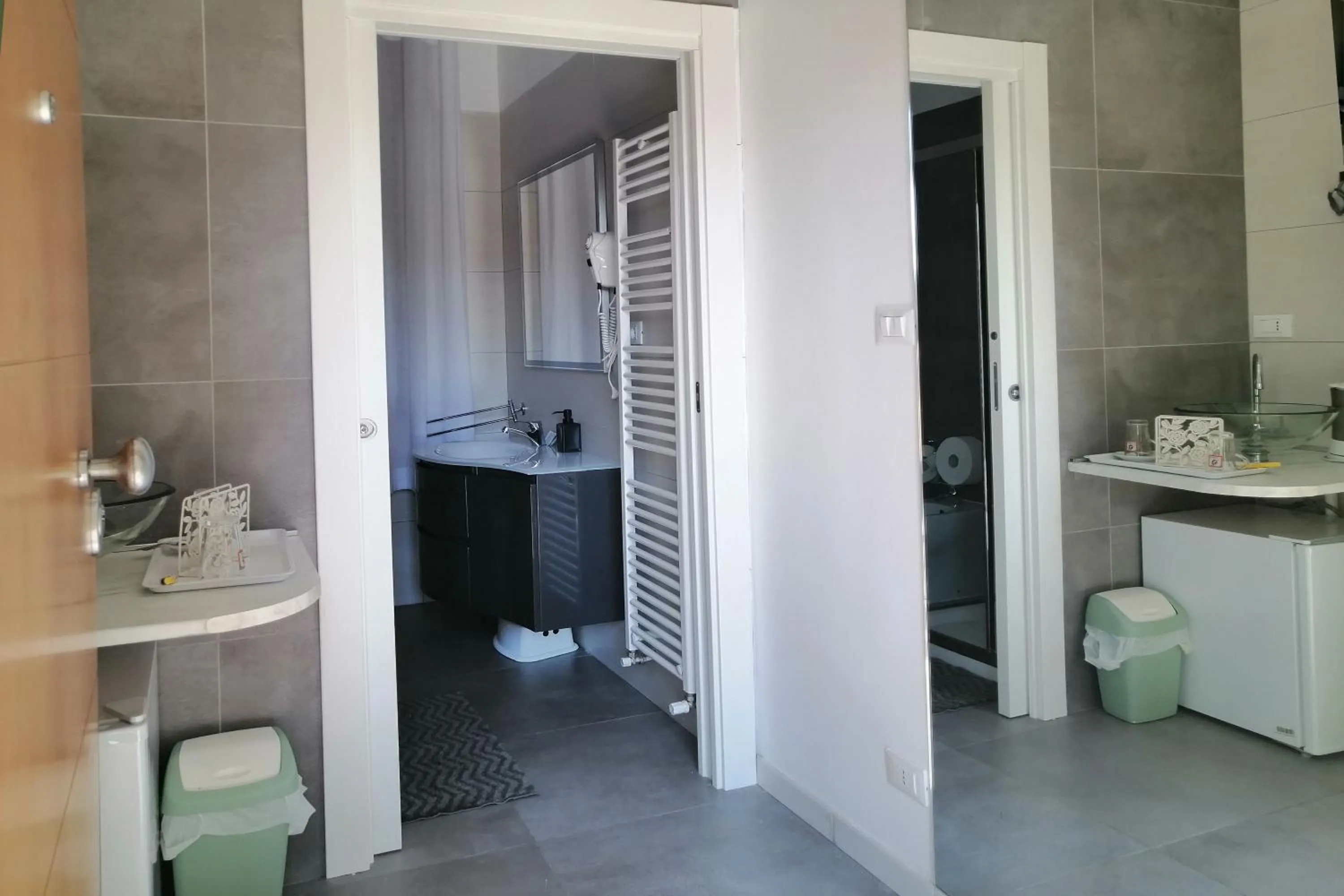 Bathroom in GreenColors DEPENDANCE