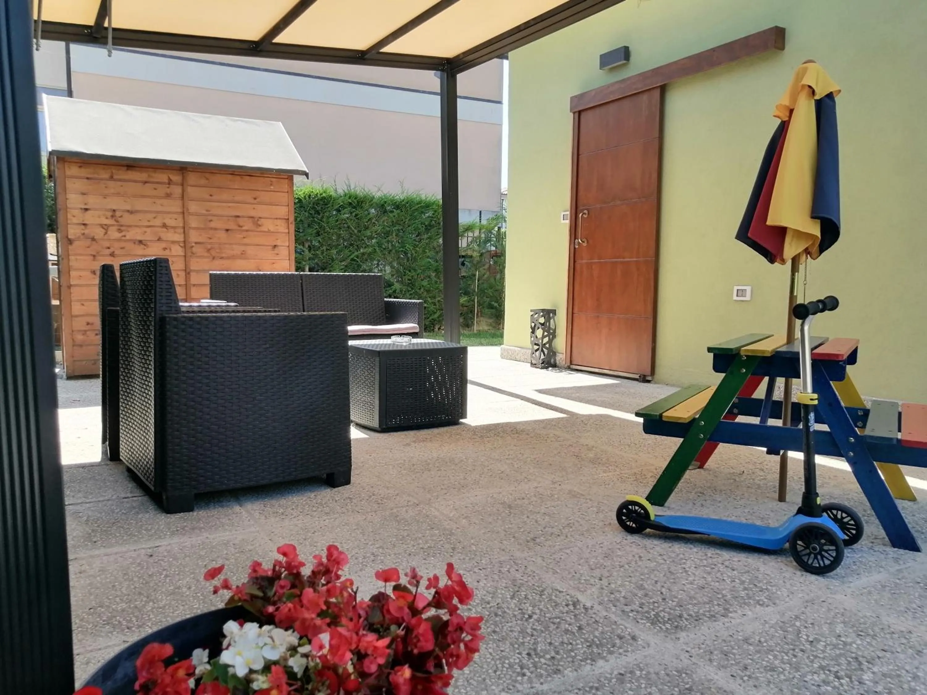 Patio in GreenColors DEPENDANCE