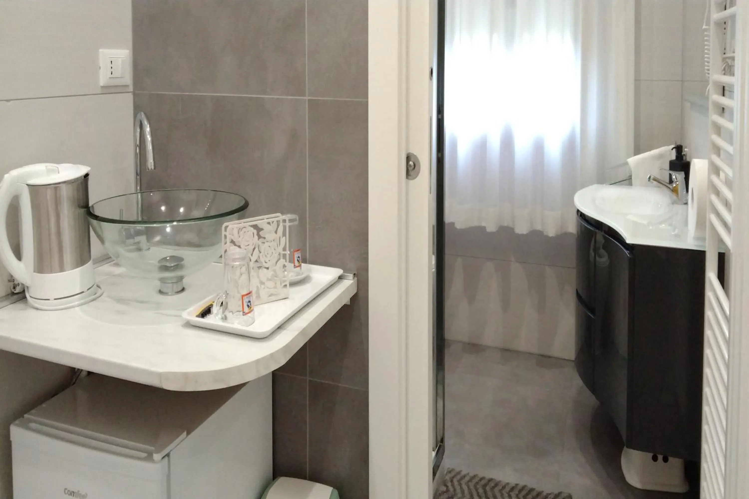 Bathroom in GreenColors DEPENDANCE