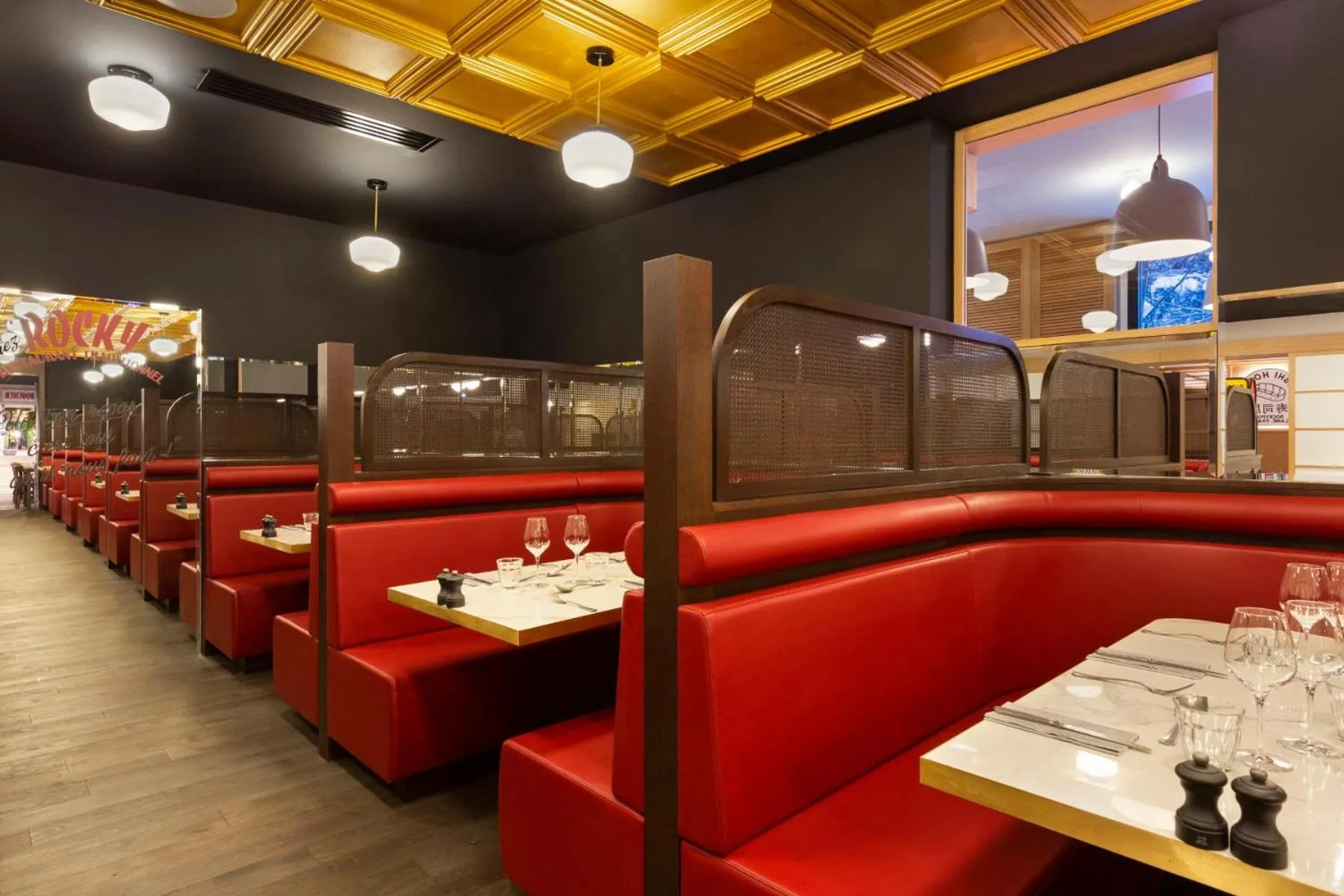 Restaurant/places to eat in RockyPop Flaine Hotel & Spa