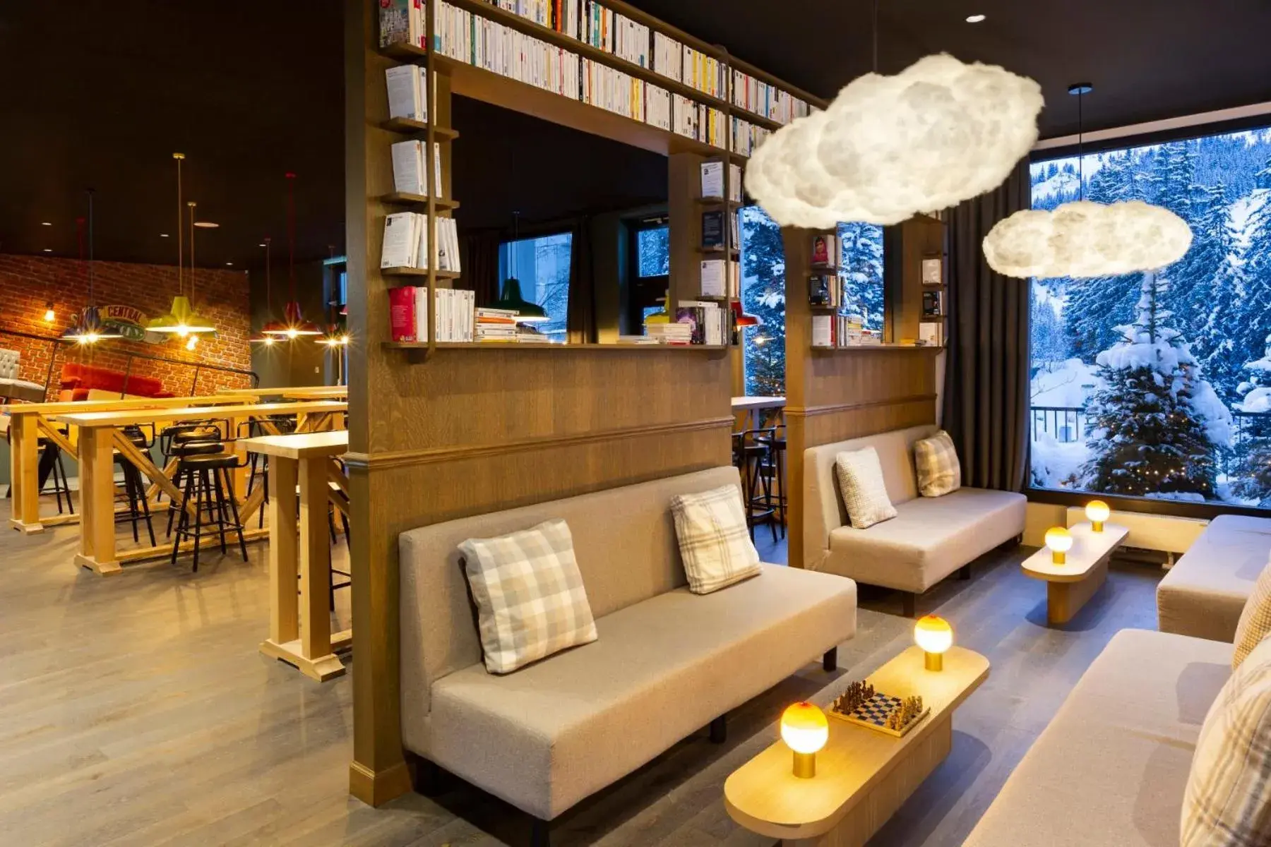 Lounge or bar in RockyPop Flaine Hotel & Spa Lounge or bar in RockyPop Flaine Hotel & Spa